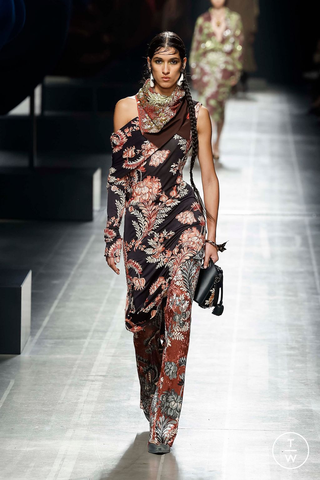 Fashion Week Milan Fall/Winter 2024 look 17 from the Etro collection womenswear