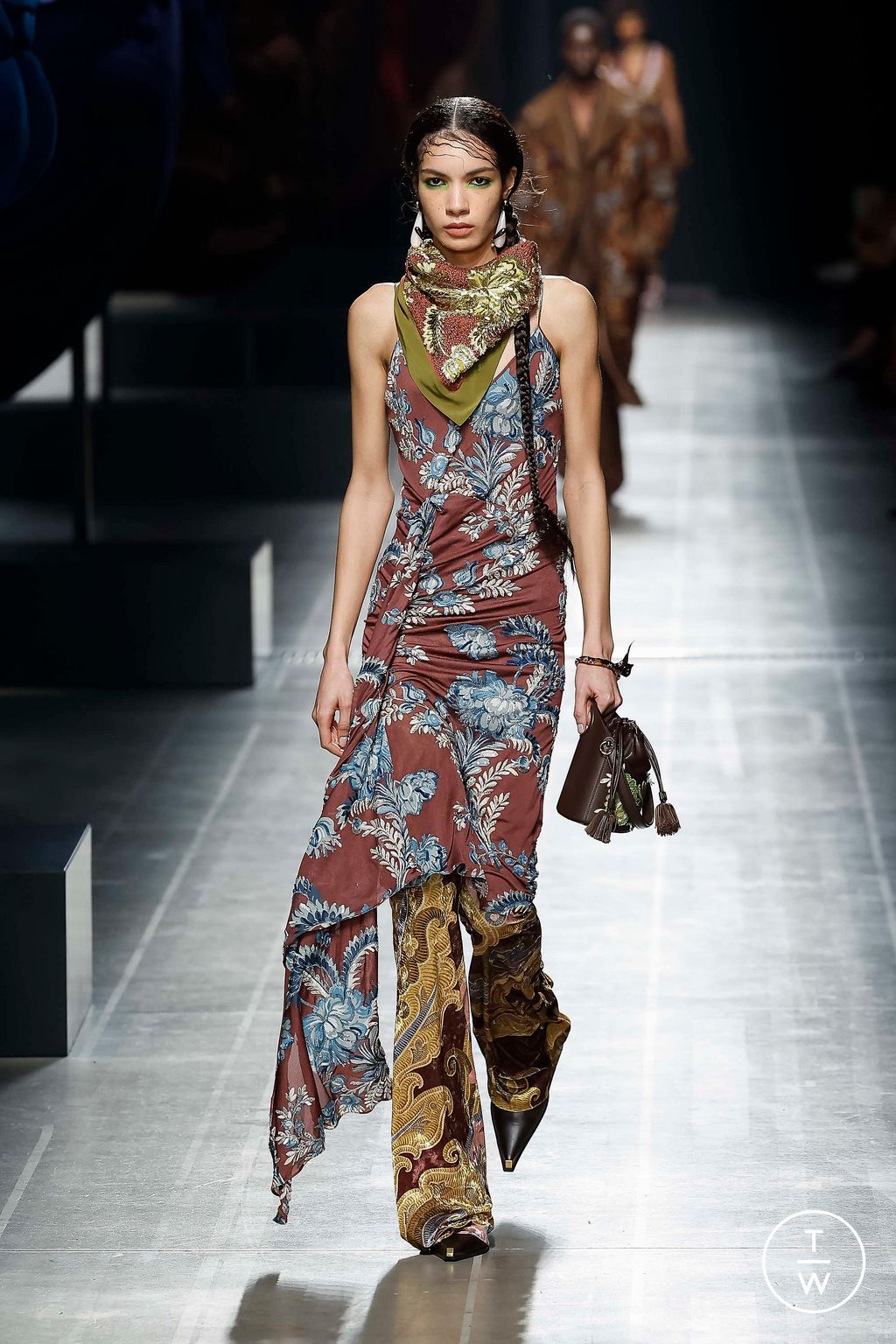 Fashion Week Milan Fall/Winter 2024 look 21 from the Etro collection 女装