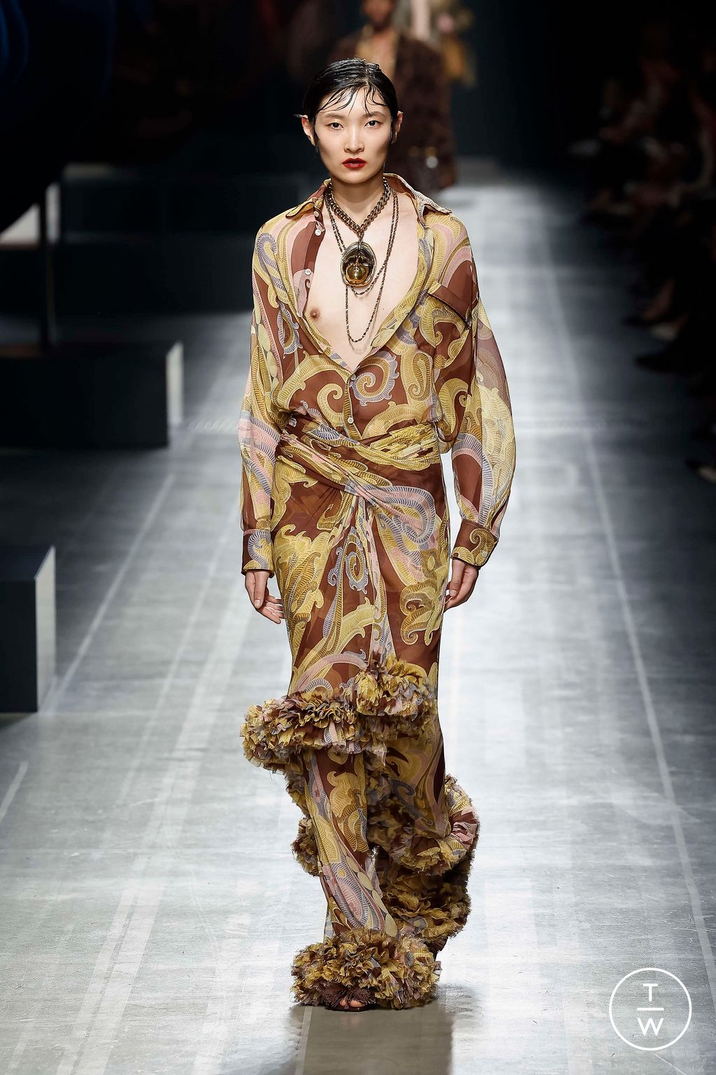 Fashion Week Milan Fall/Winter 2024 look 25 from the Etro collection 女装