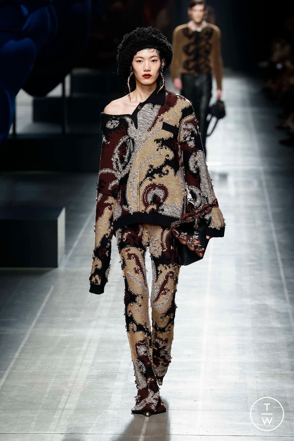 Fashion Week Milan Fall/Winter 2024 look 30 from the Etro collection 女装