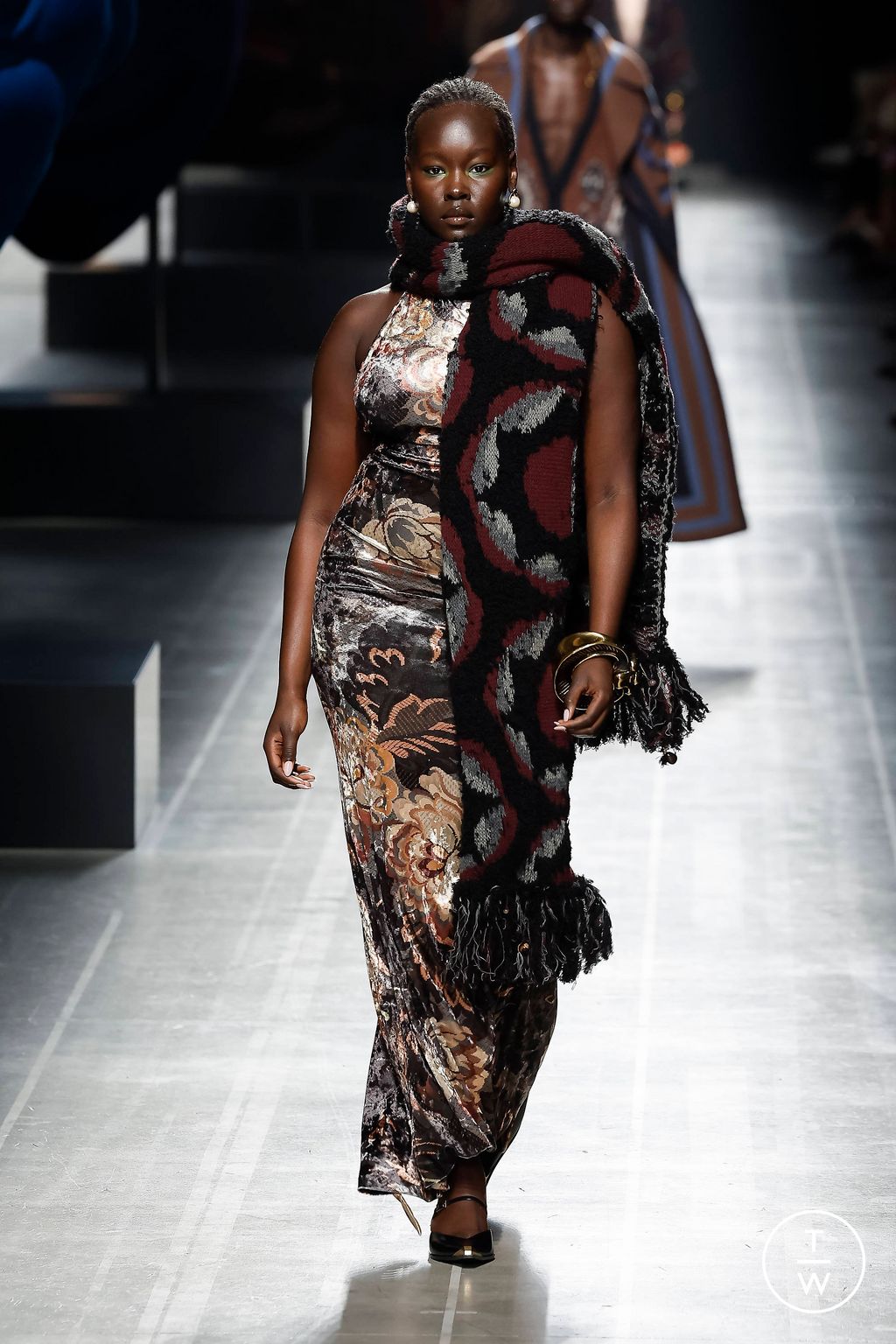 Fashion Week Milan Fall/Winter 2024 look 32 from the Etro collection womenswear
