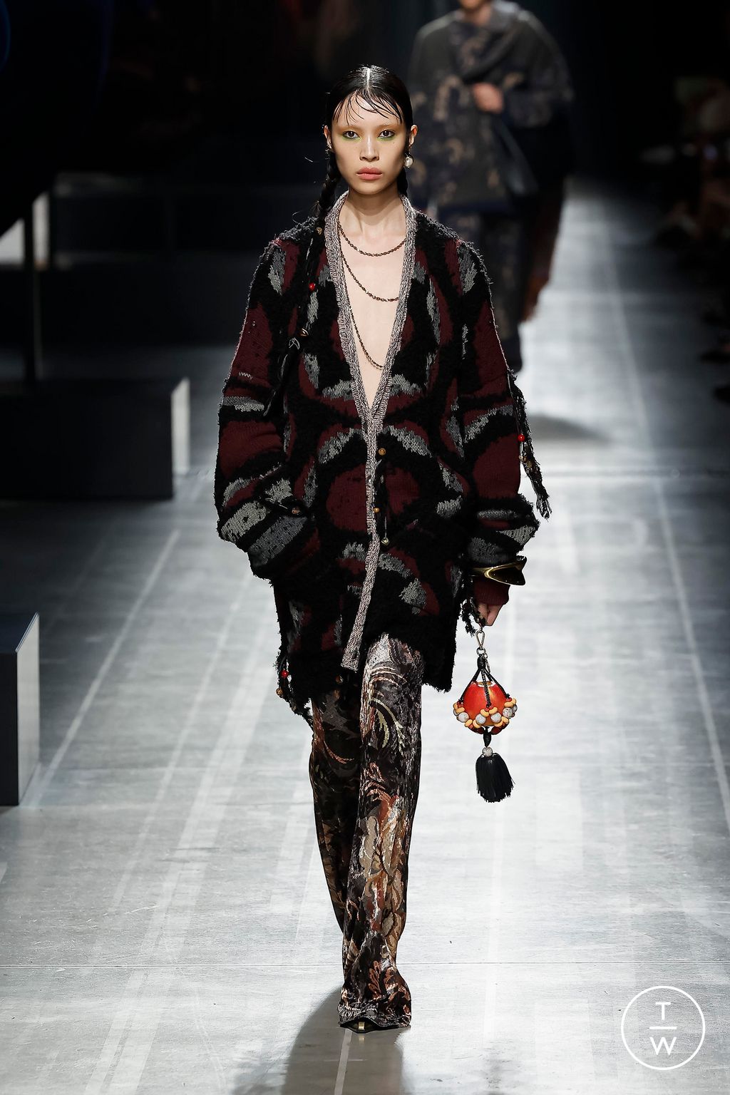 Fashion Week Milan Fall/Winter 2024 look 34 from the Etro collection womenswear
