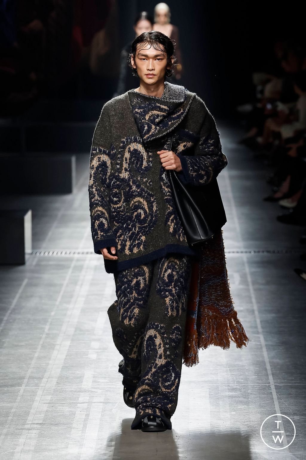 Fashion Week Milan Fall/Winter 2024 look 35 from the Etro collection womenswear