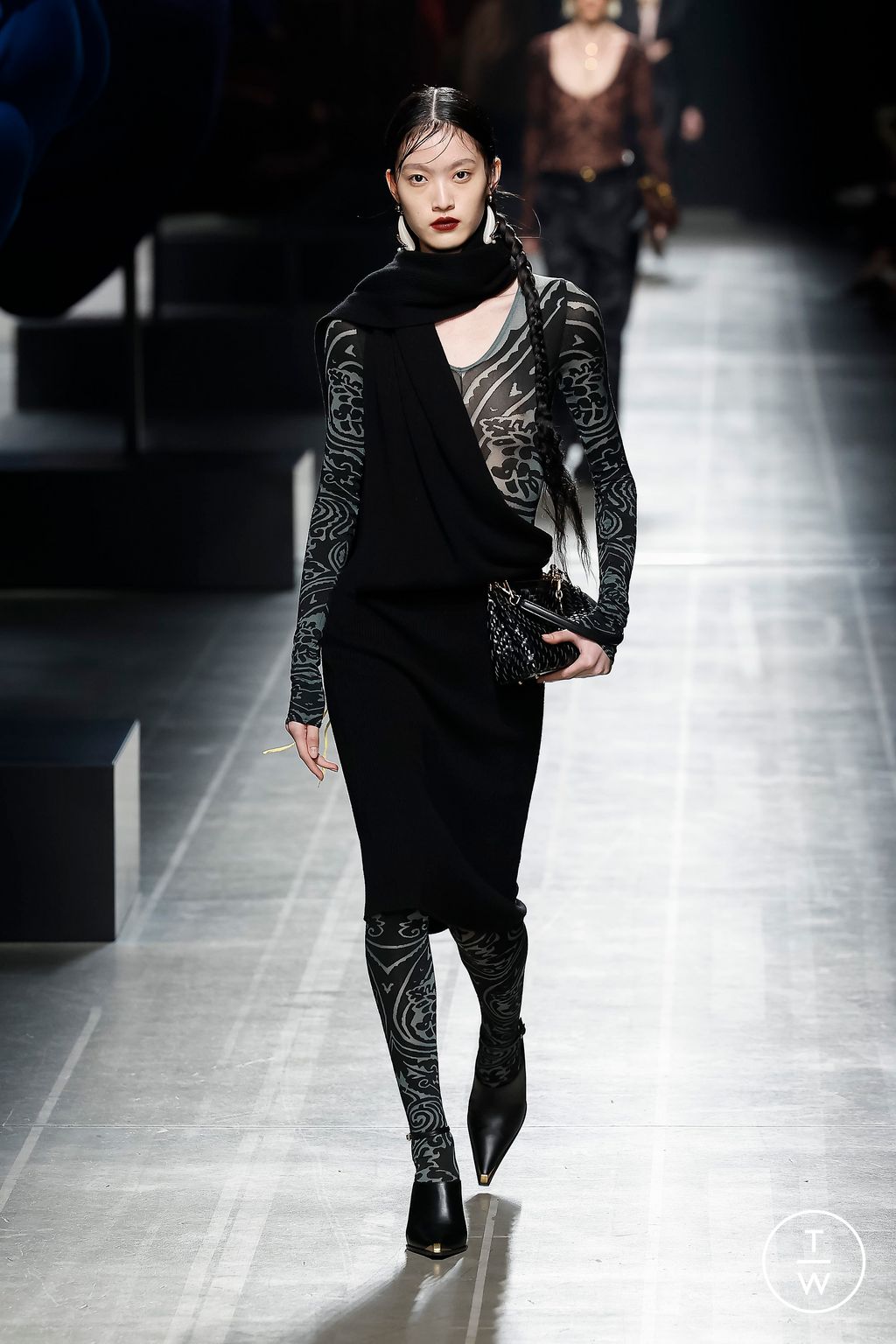 Fashion Week Milan Fall/Winter 2024 look 36 from the Etro collection 女装