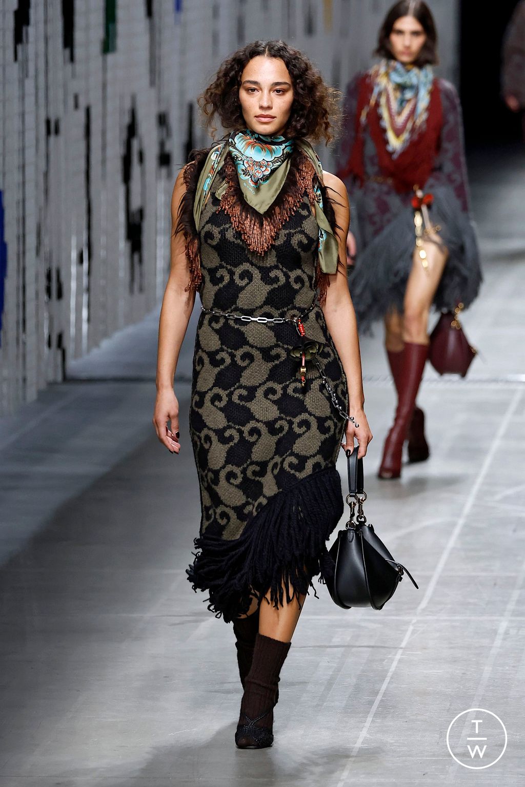 Fashion Week Milan Fall/Winter 2025 look 40 from the Etro collection womenswear