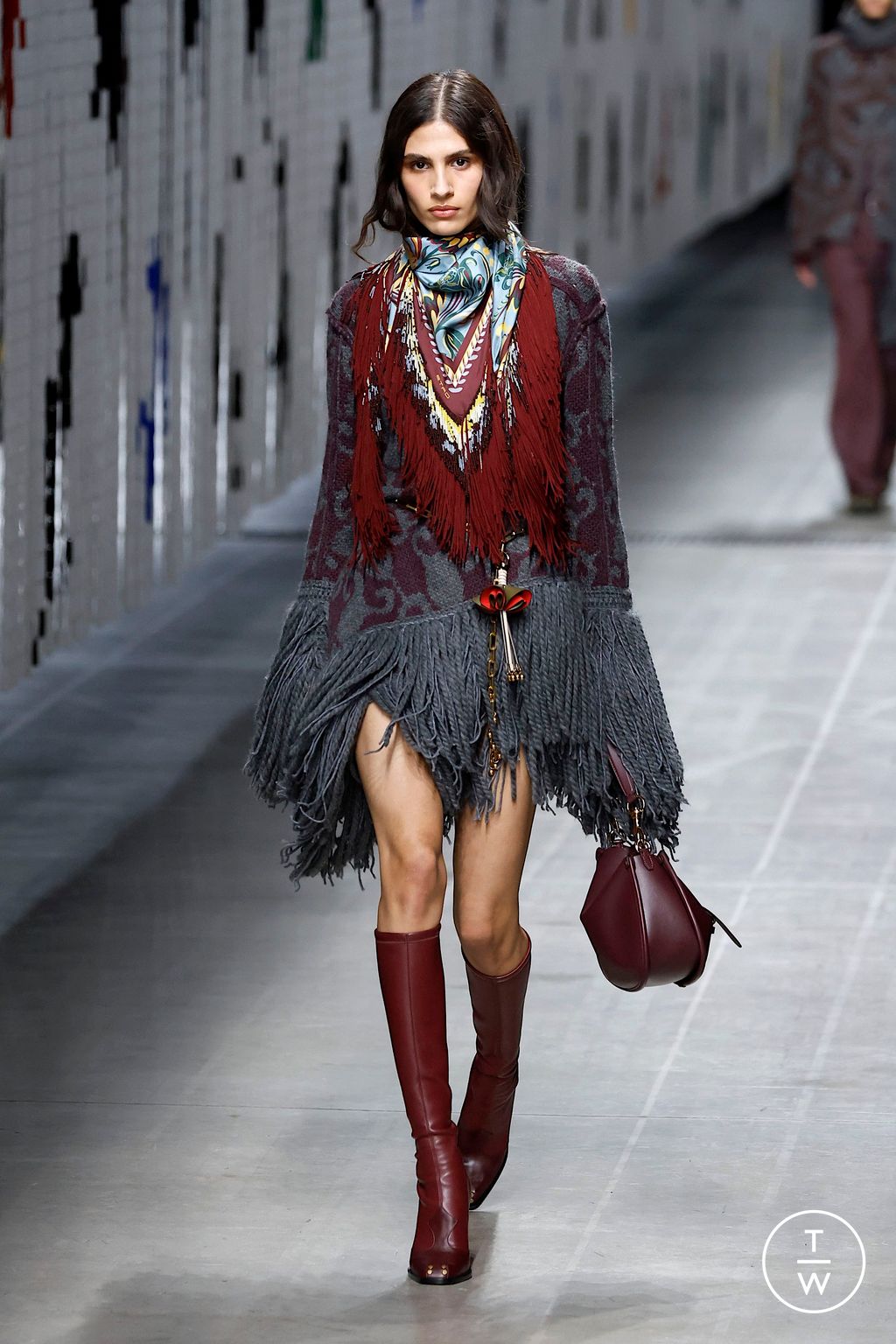 Fashion Week Milan Fall/Winter 2025 look 41 from the Etro collection womenswear