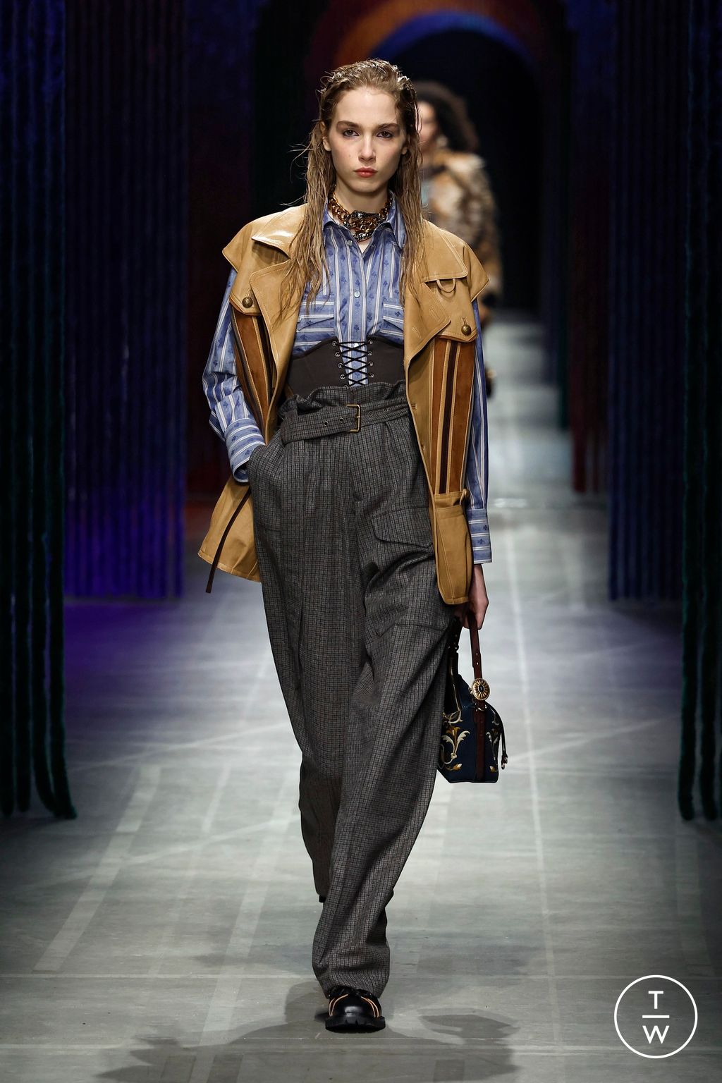 Fashion Week Milan Fall/Winter 2026 look 18 from the Etro collection 女装