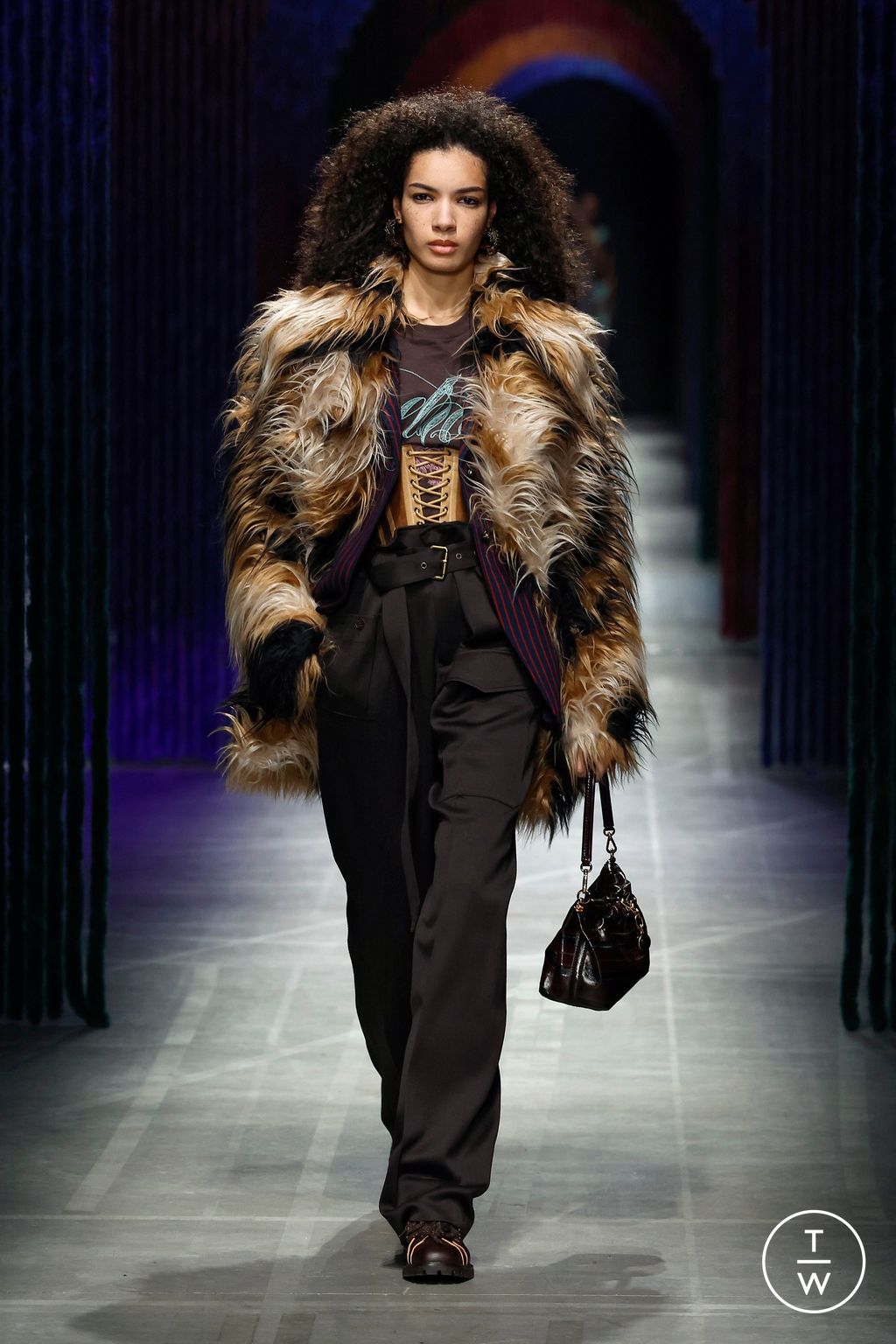 Fashion Week Milan Fall/Winter 2026 look 19 from the Etro collection womenswear