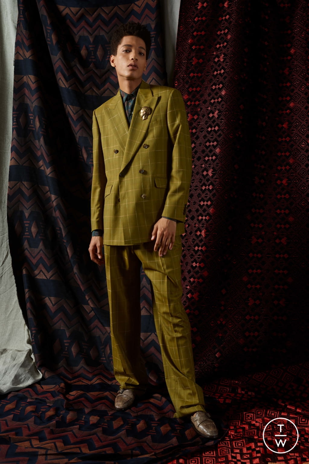 Fashion Week Milan Spring/Summer 2019 look 1 from the Etro collection 男装