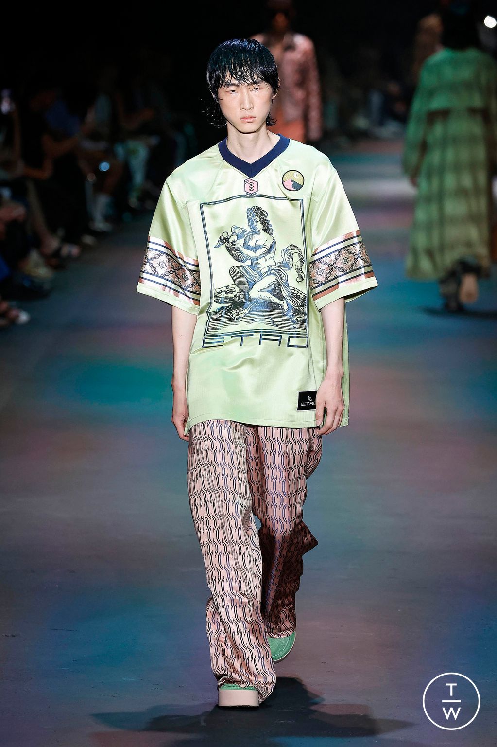 Fashion Week Milan Spring/Summer 2024 look 19 from the Etro collection 男装