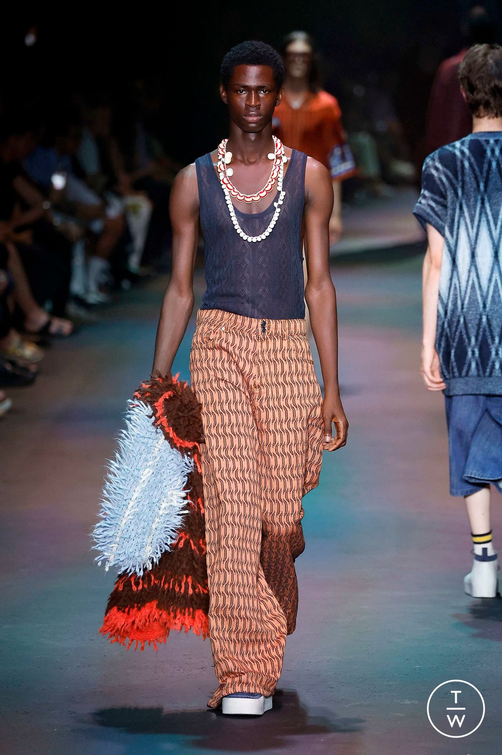 Fashion Week Milan Spring/Summer 2024 look 28 from the Etro collection menswear