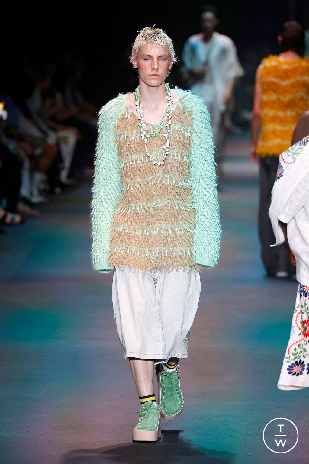 Fashion Week Milan Spring/Summer 2024 look 34 from the Etro collection 男装
