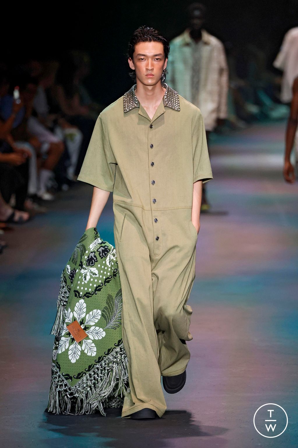 Fashion Week Milan Spring/Summer 2024 look 38 from the Etro collection menswear