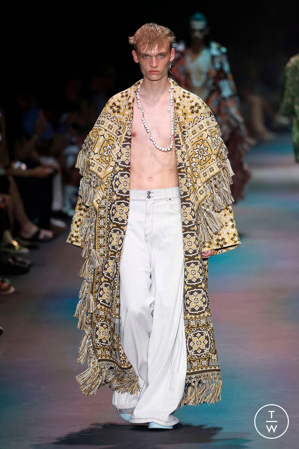 Fashion Week Milan Spring/Summer 2024 look 42 from the Etro collection 男装
