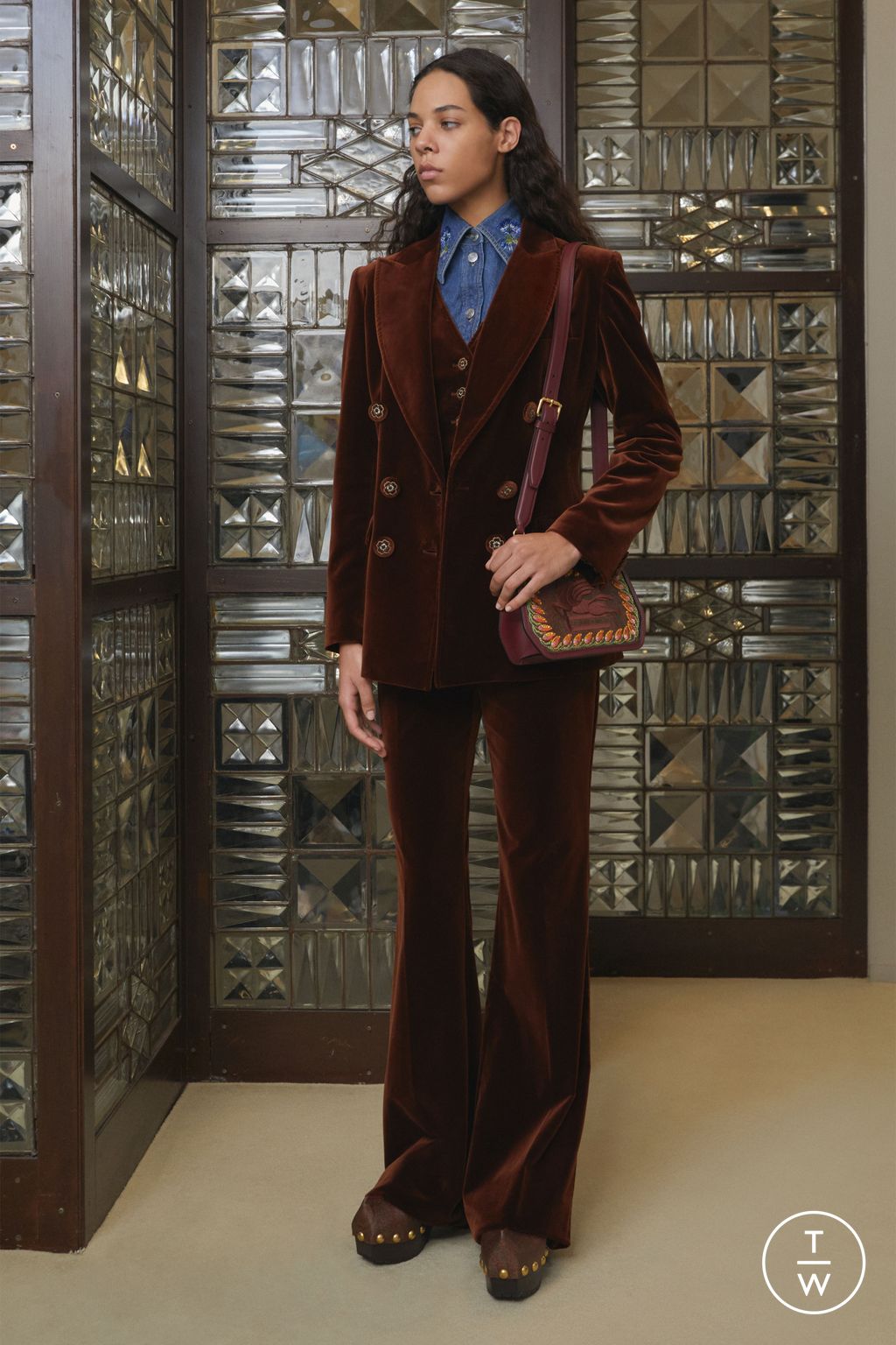 Fashion Week Milan Pre-Fall 2023 look 20 from the Etro collection 女装