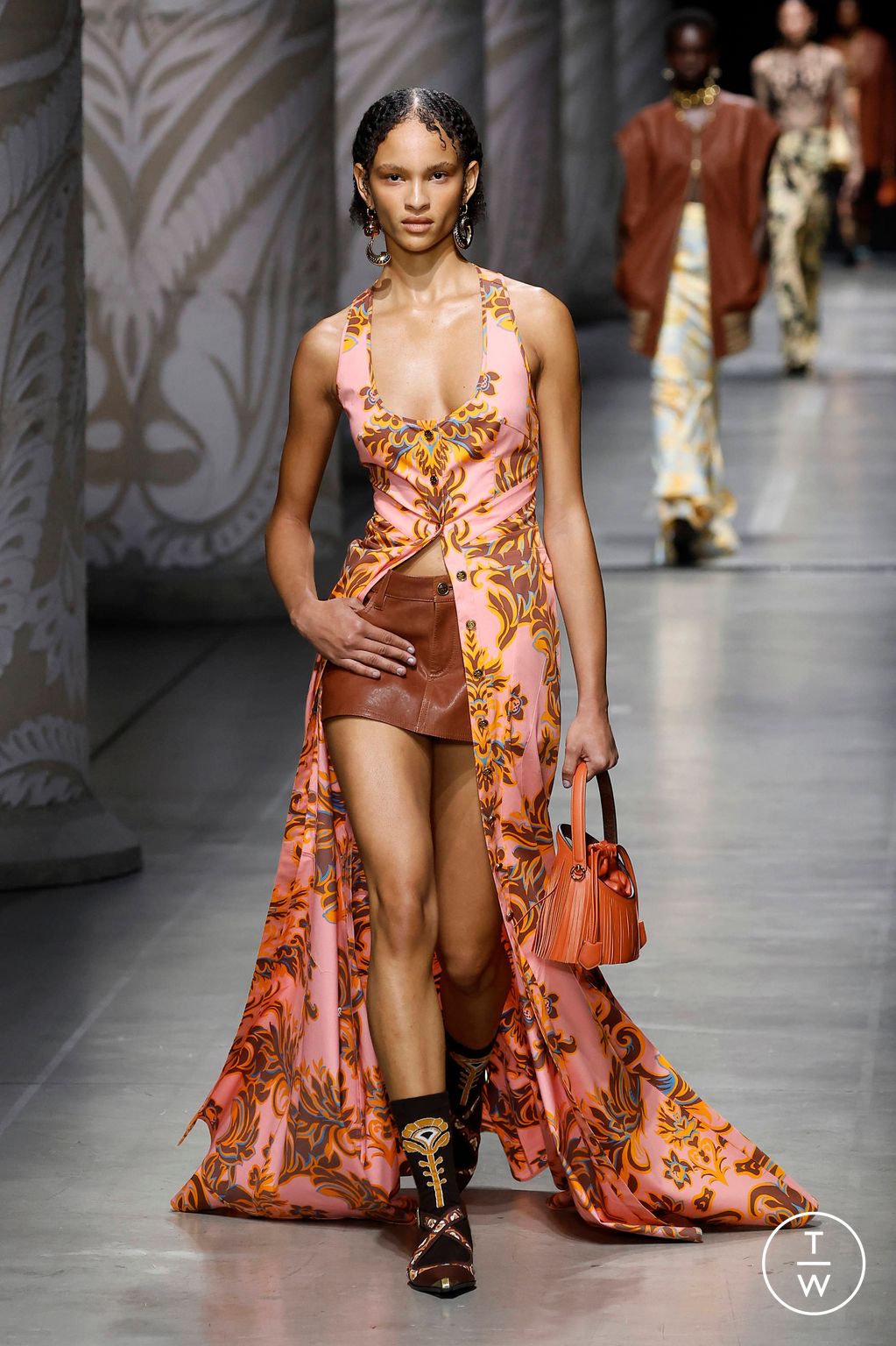 Fashion Week Milan Spring/Summer 2024 look 2 de la collection Etro womenswear