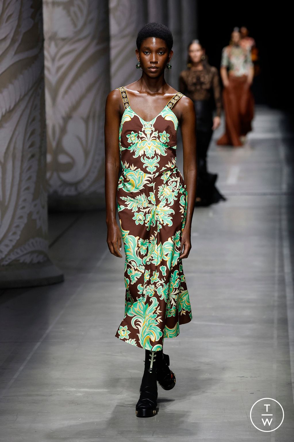 Fashion Week Milan Spring/Summer 2024 look 8 from the Etro collection womenswear