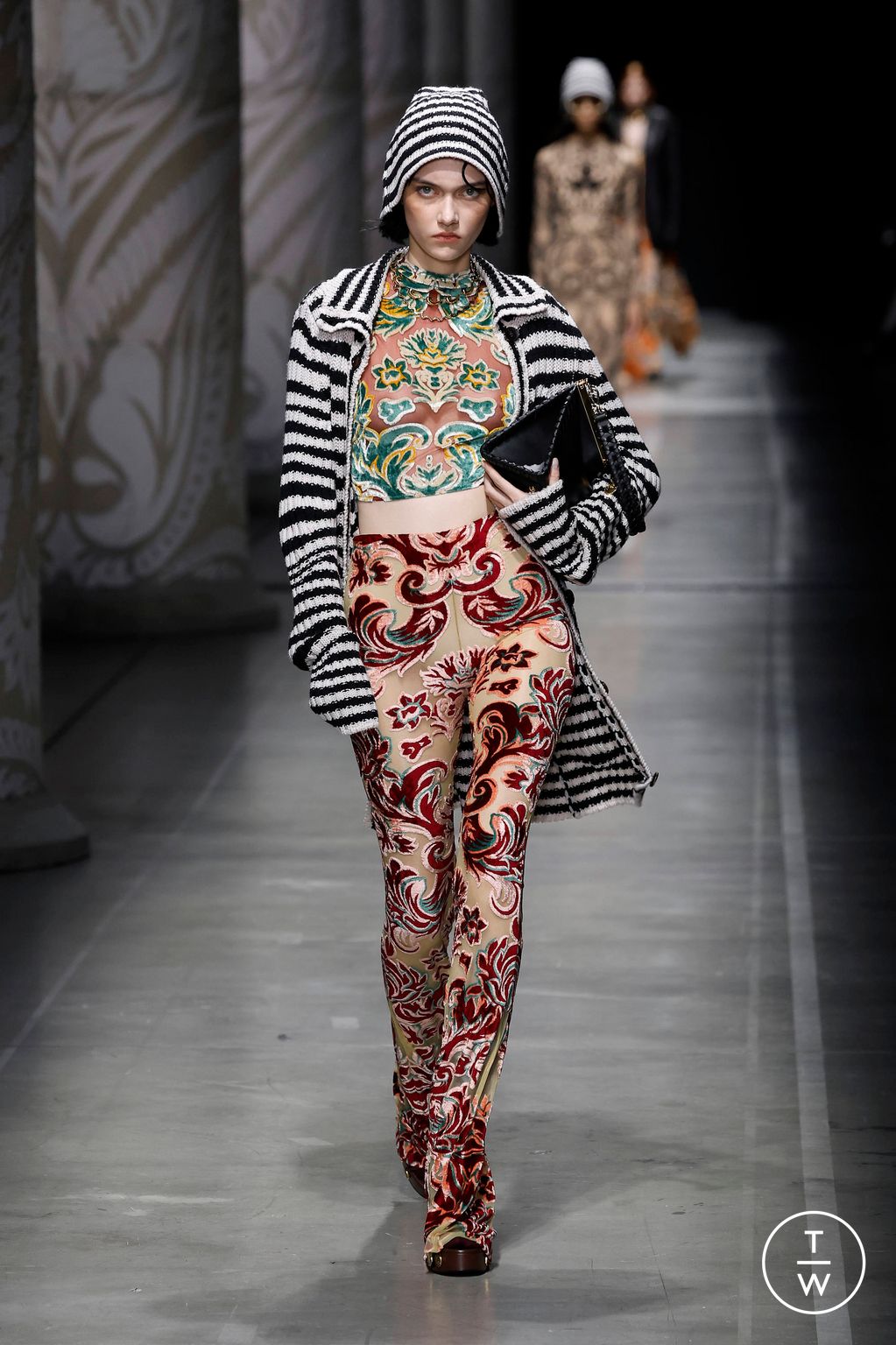 Fashion Week Milan Spring/Summer 2024 look 15 from the Etro collection 女装