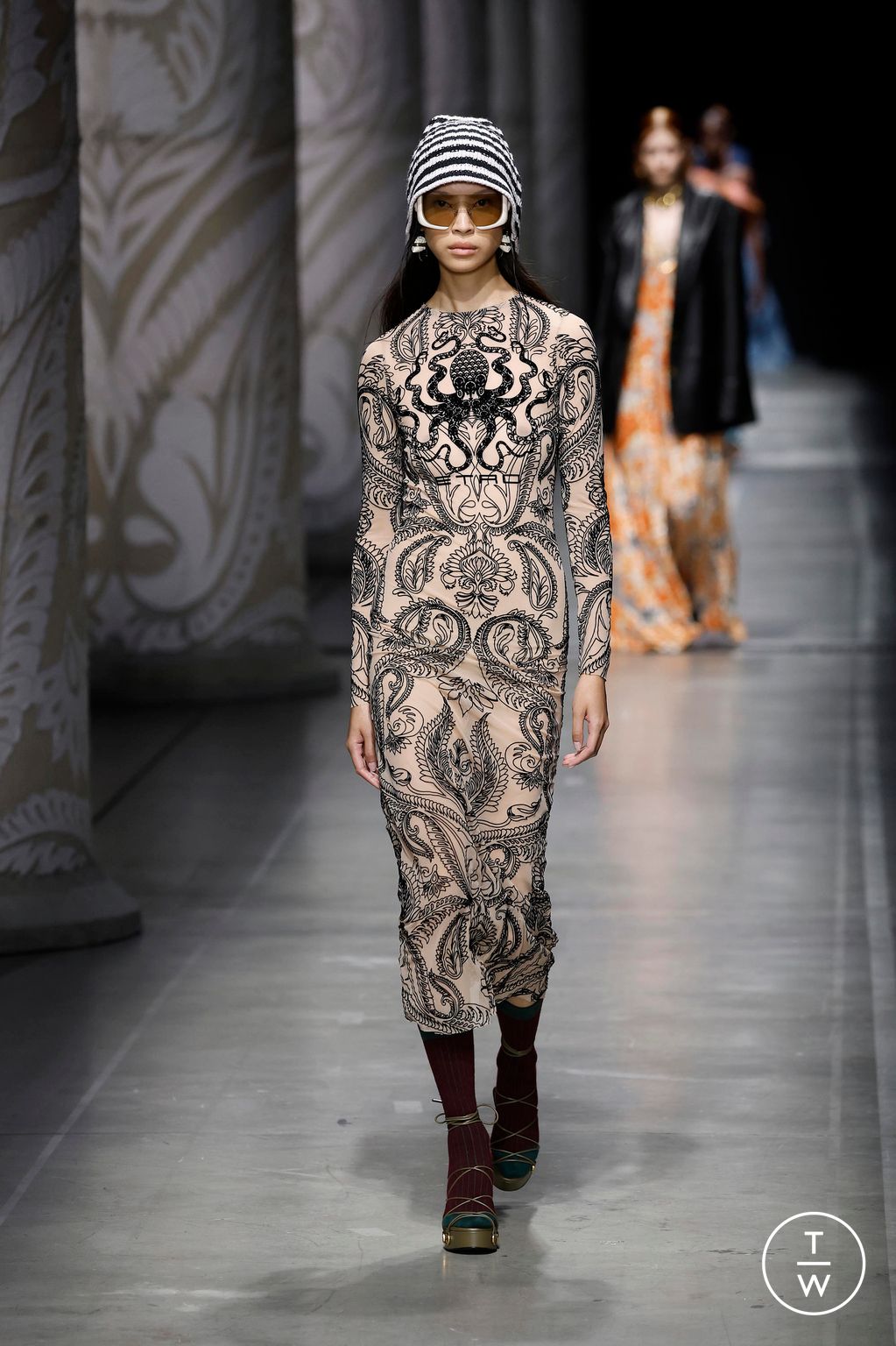 Fashion Week Milan Spring/Summer 2024 look 16 from the Etro collection 女装