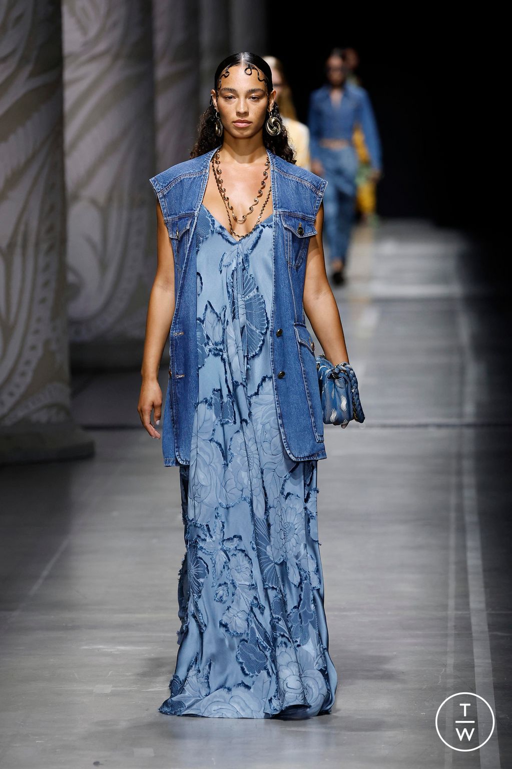 Fashion Week Milan Spring/Summer 2024 look 19 from the Etro collection 女装
