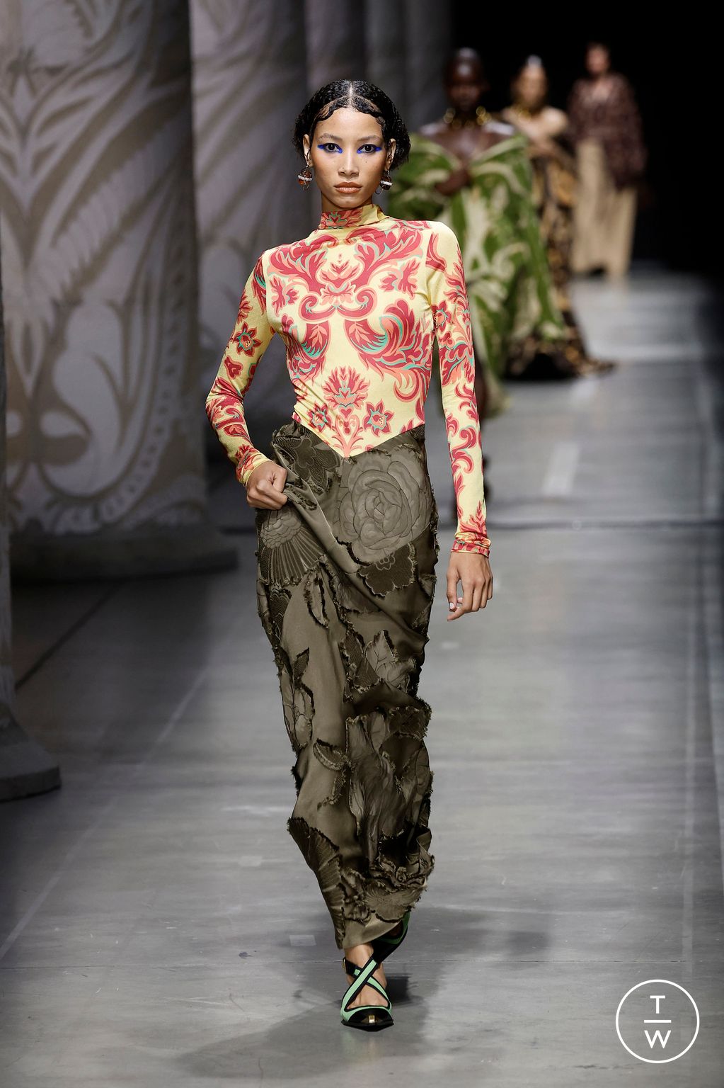 Fashion Week Milan Spring/Summer 2024 look 24 from the Etro collection womenswear