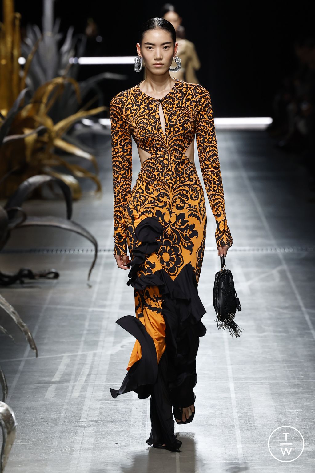 Fashion Week Milan Spring/Summer 2025 look 9 from the Etro collection womenswear