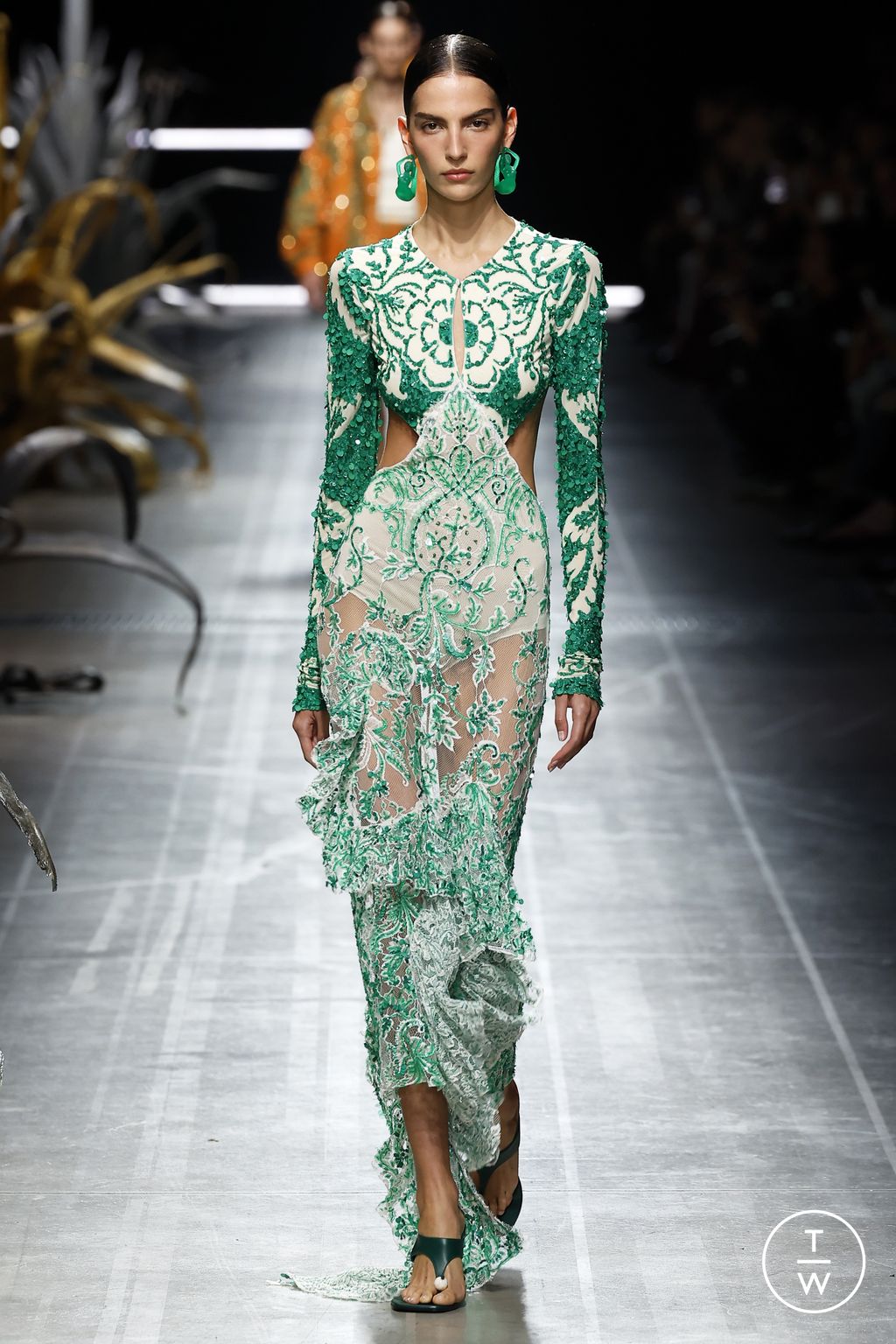 Fashion Week Milan Spring-Summer 2025 look 18 from the Etro collection 女装