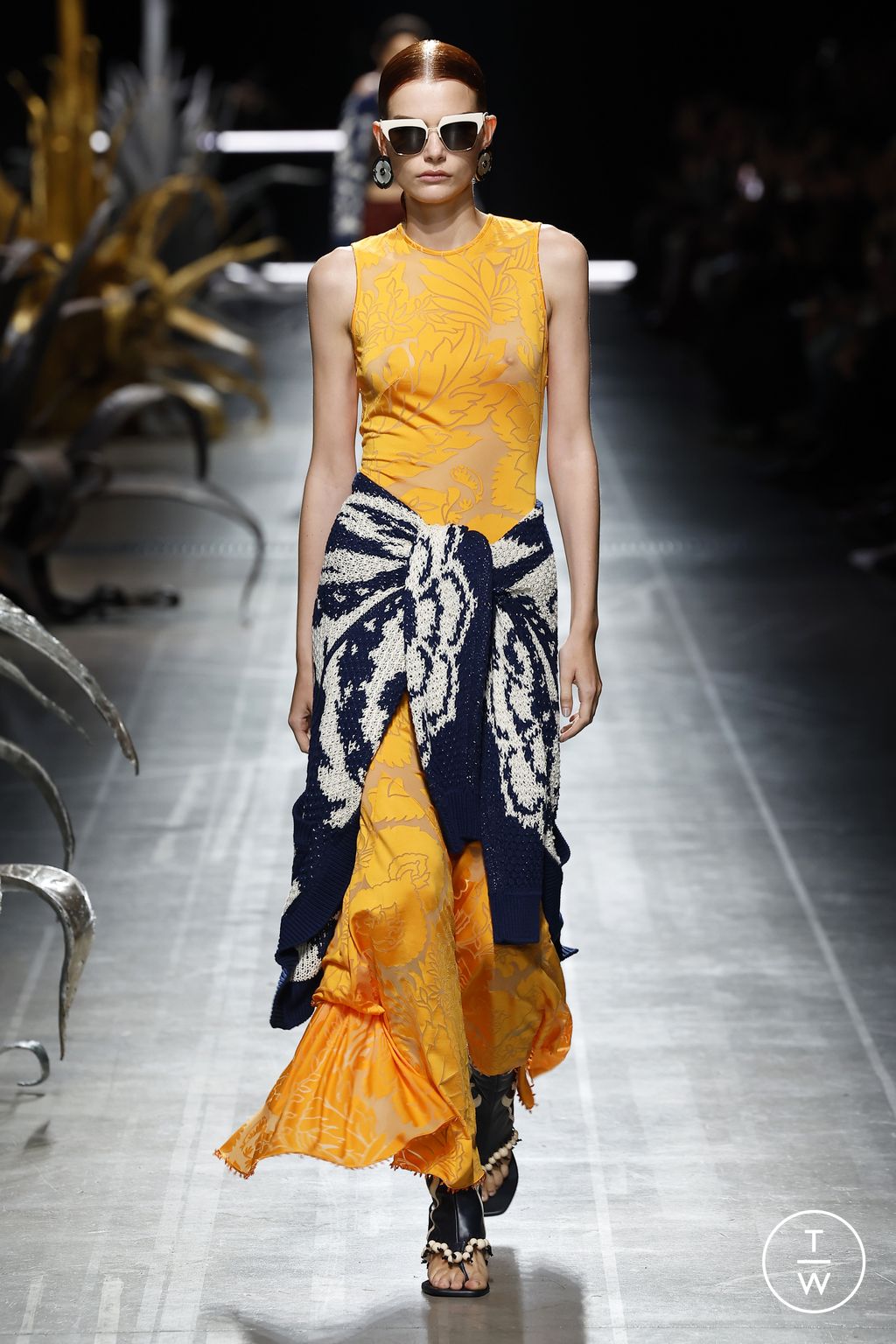 Fashion Week Milan Spring/Summer 2025 look 20 from the Etro collection womenswear