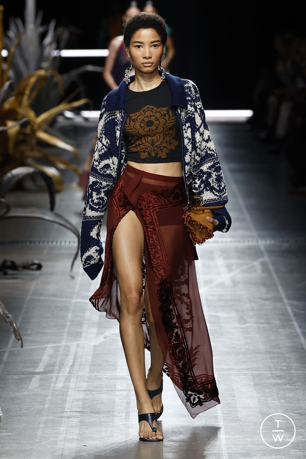 Fashion Week Milan Spring/Summer 2025 look 21 from the Etro collection womenswear