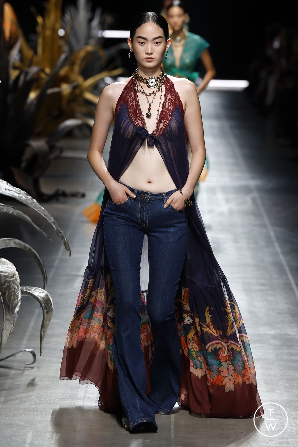 Fashion Week Milan Spring/Summer 2025 look 22 from the Etro collection 女装
