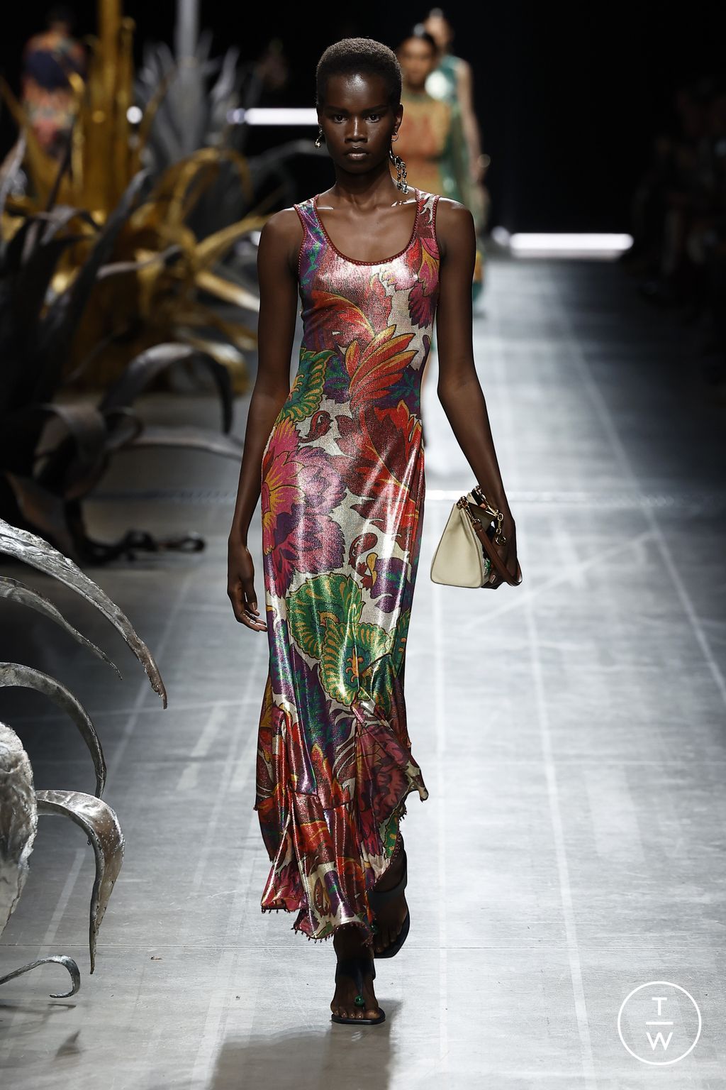 Fashion Week Milan Spring/Summer 2025 look 30 from the Etro collection 女装