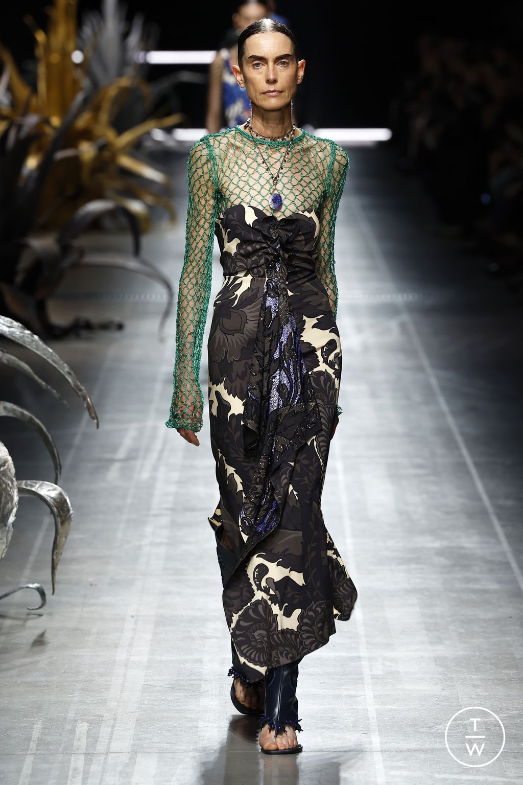 Fashion Week Milan Spring/Summer 2025 look 34 from the Etro collection 女装