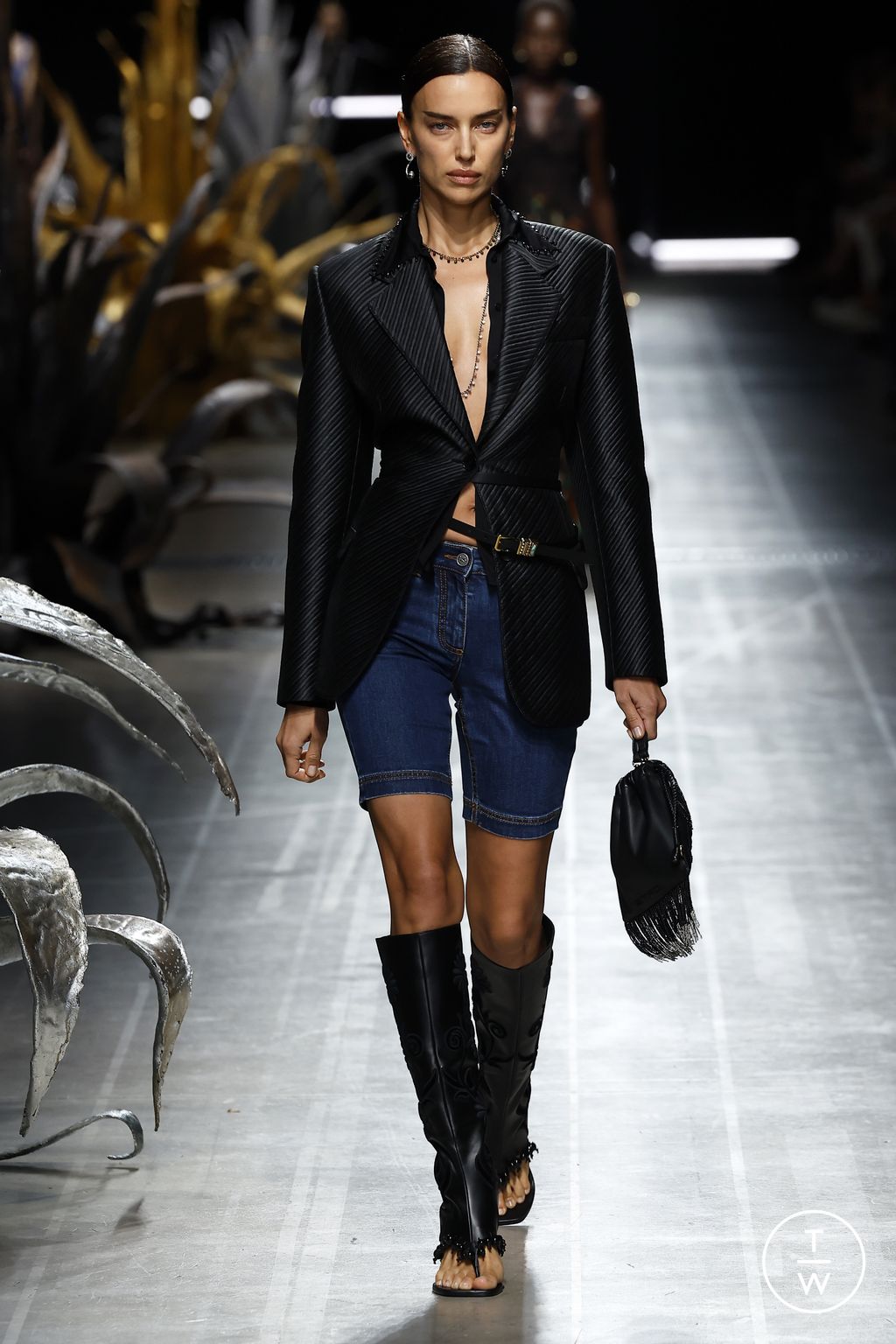 Fashion Week Milan Spring-Summer 2025 look 39 from the Etro collection womenswear