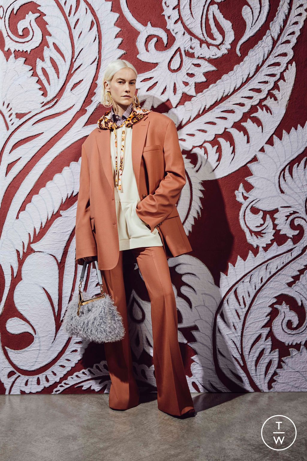 Fashion Week Milan Pre-Fall 2024 look 21 from the Etro collection womenswear