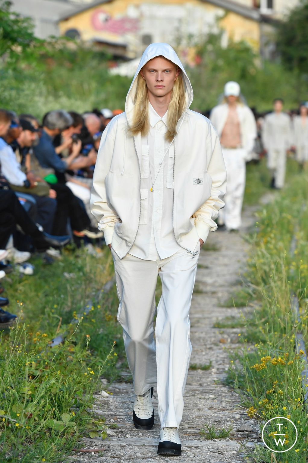 Fashion Week Paris Spring/Summer 2023 look 3 from the Études collection 男装