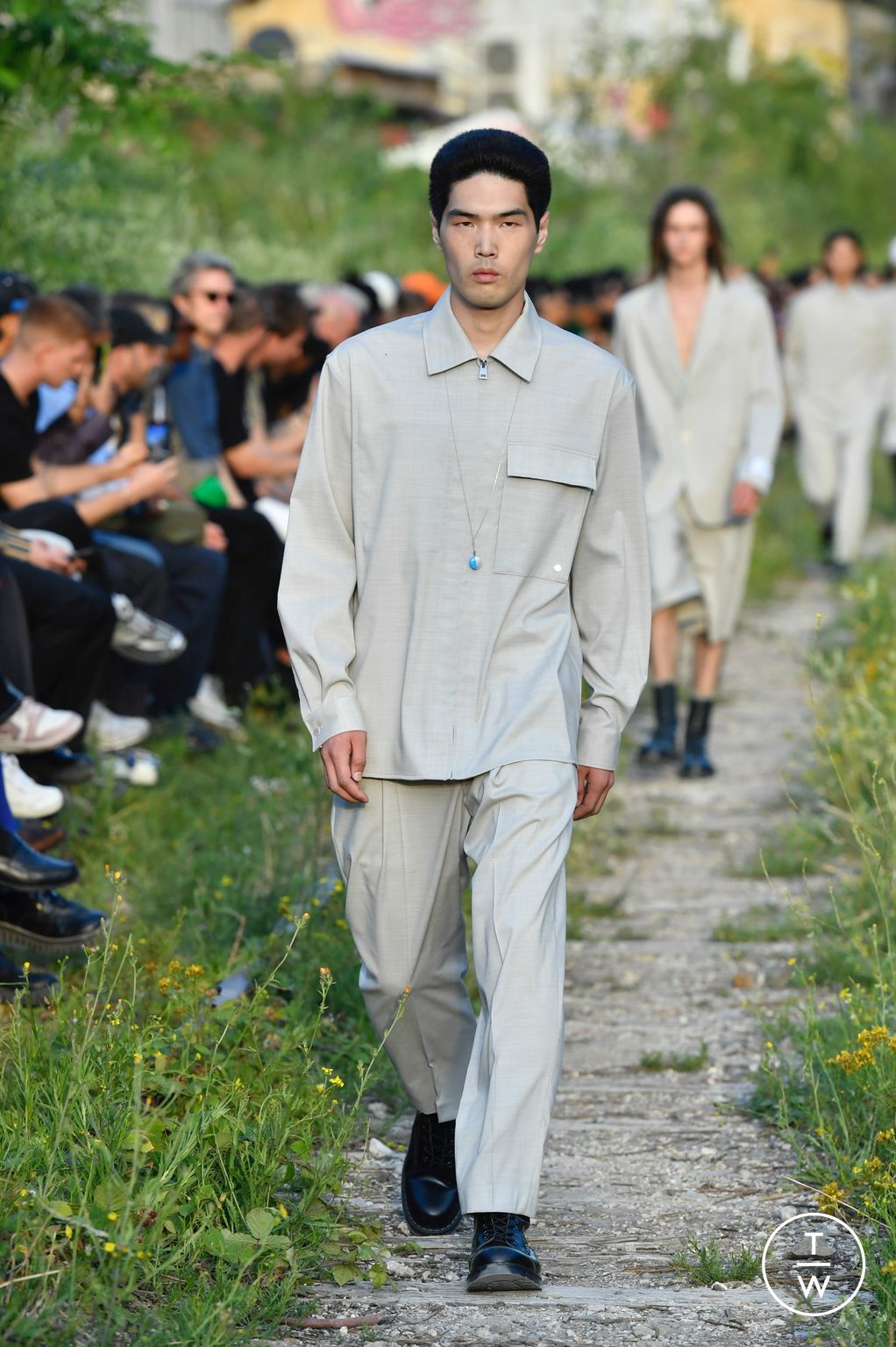 Fashion Week Paris Spring/Summer 2023 look 5 from the Études collection 男装