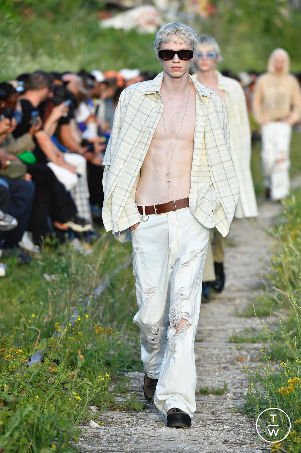 Fashion Week Paris Spring/Summer 2023 look 9 from the Études collection menswear