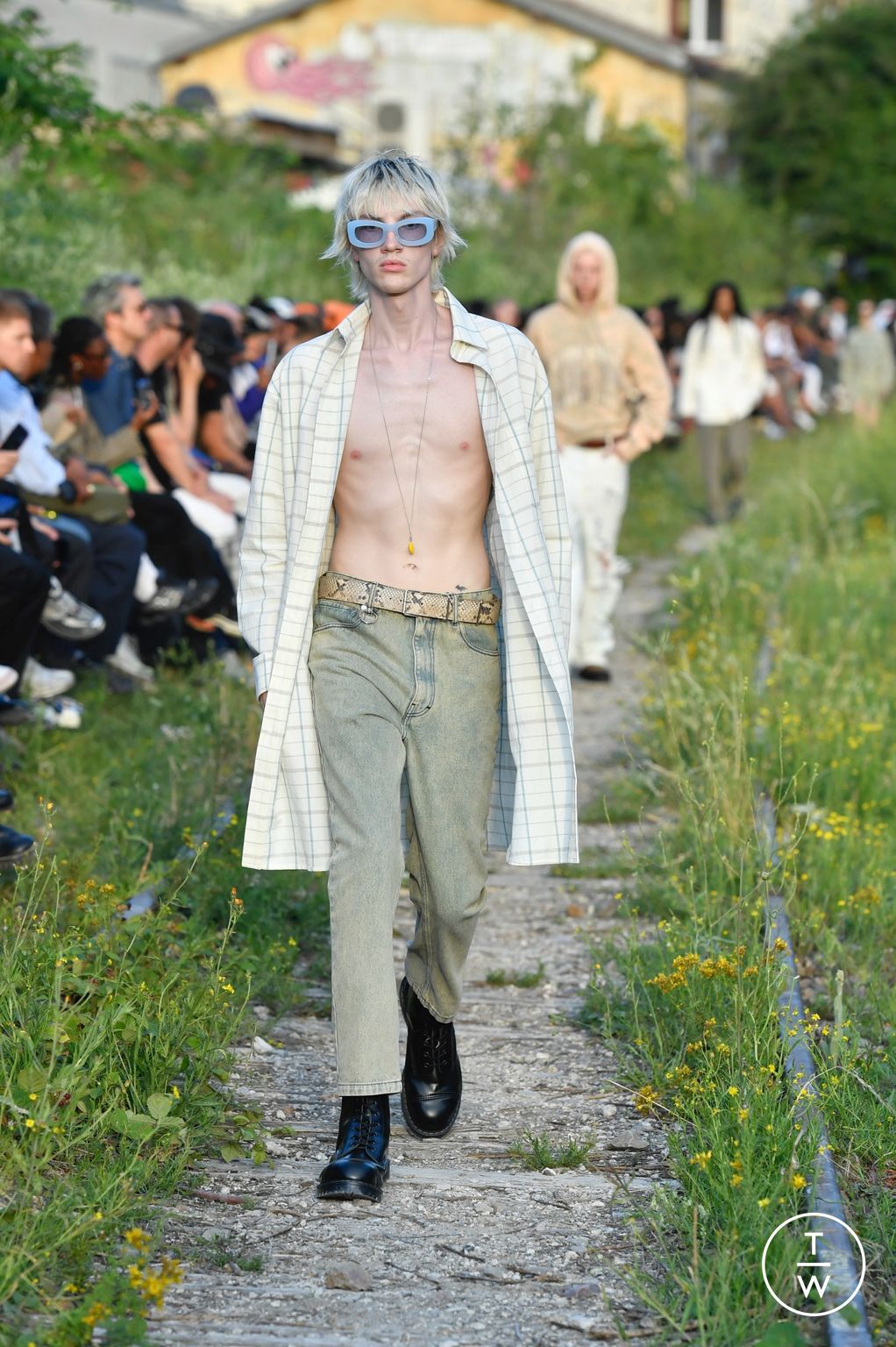 Fashion Week Paris Spring/Summer 2023 look 10 from the Études collection 男装