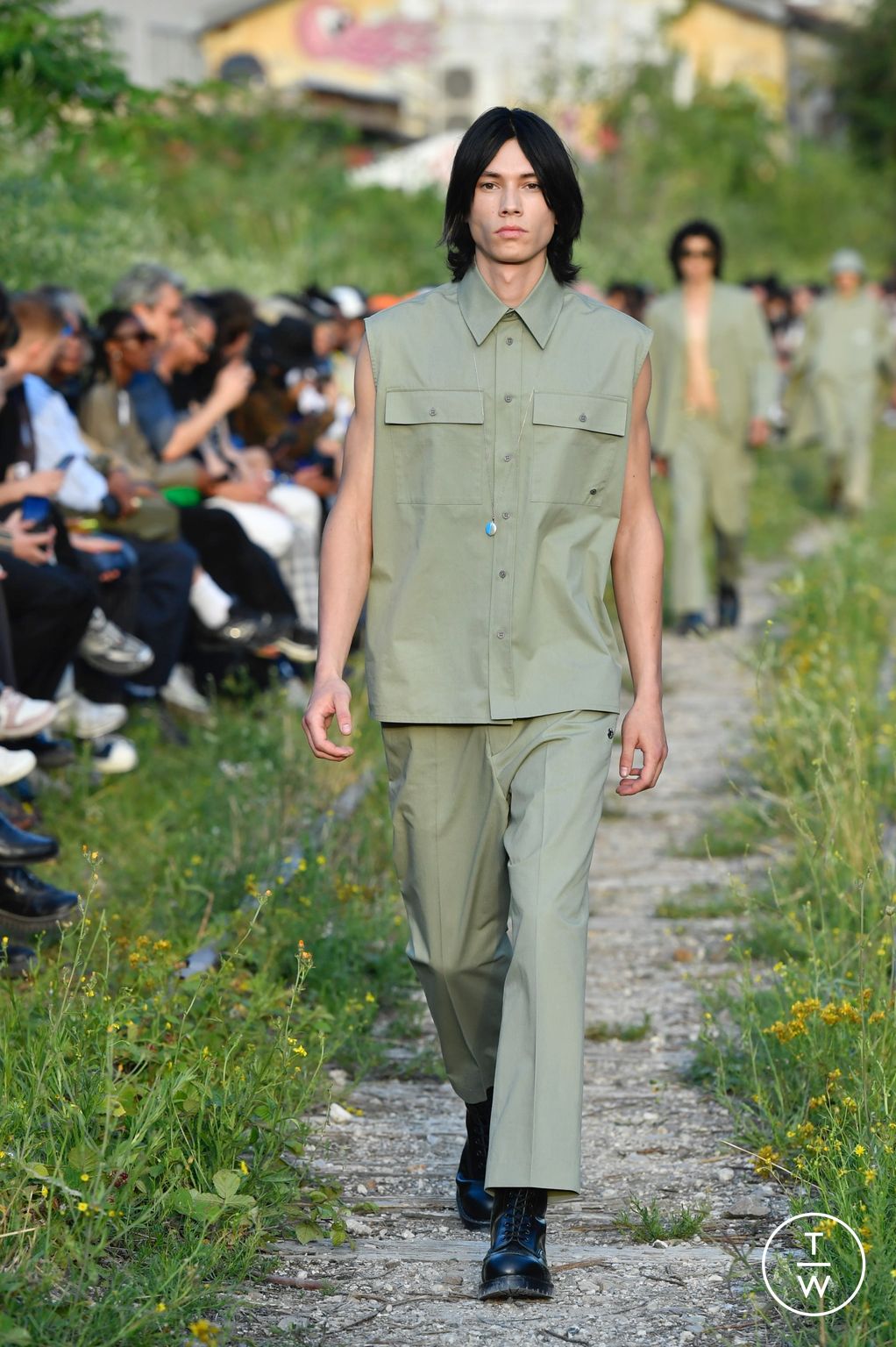 Fashion Week Paris Spring/Summer 2023 look 14 from the Études collection 男装