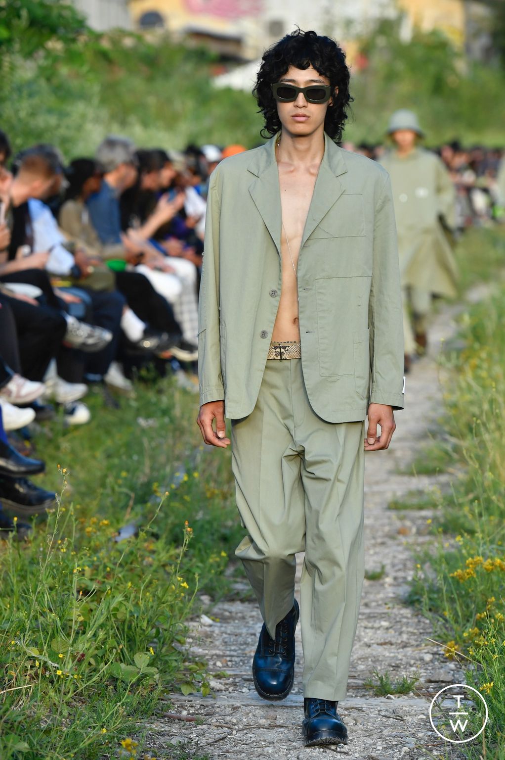 Fashion Week Paris Spring/Summer 2023 look 15 from the Études collection 男装