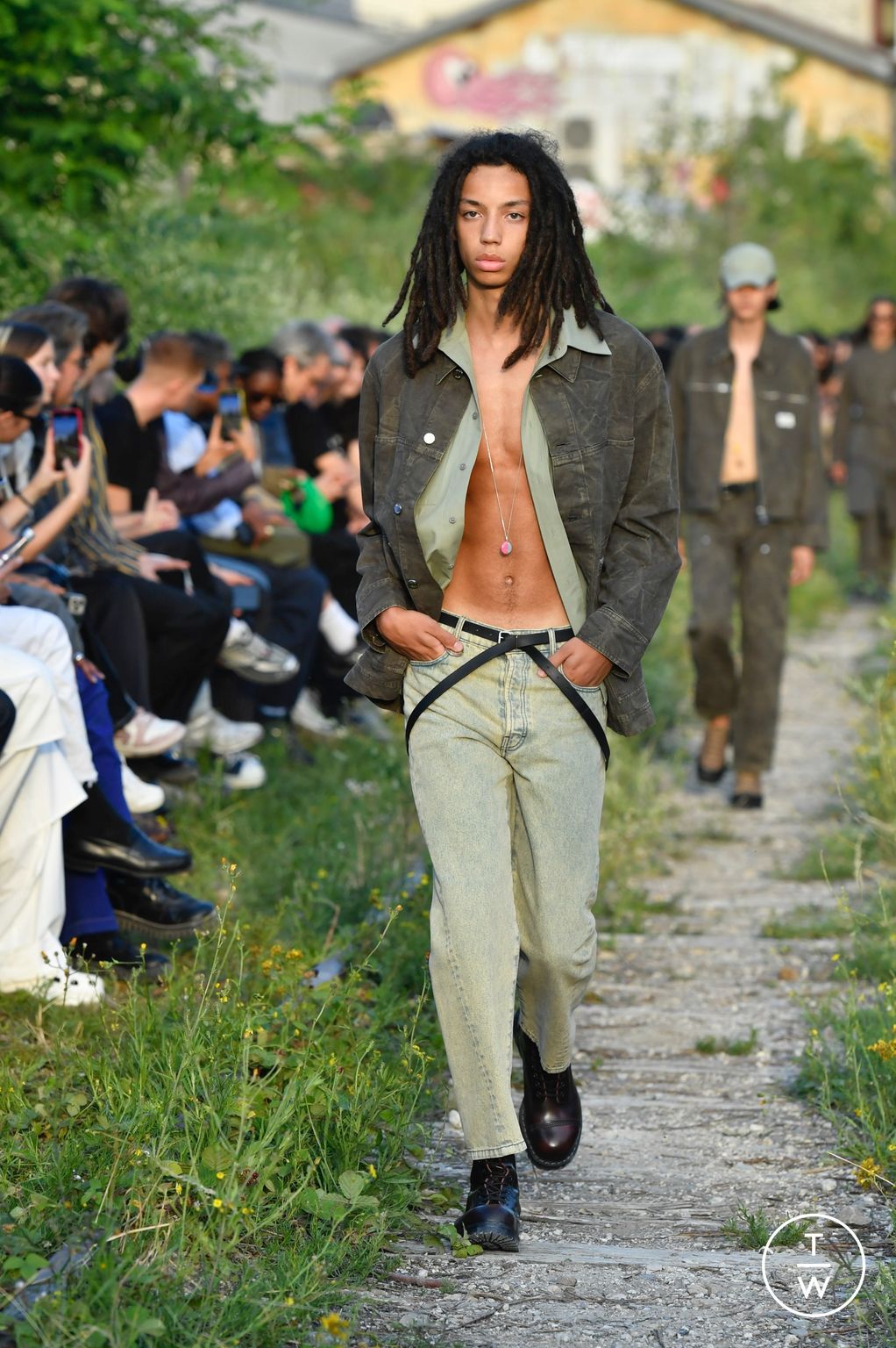 Fashion Week Paris Spring/Summer 2023 look 19 from the Études collection 男装