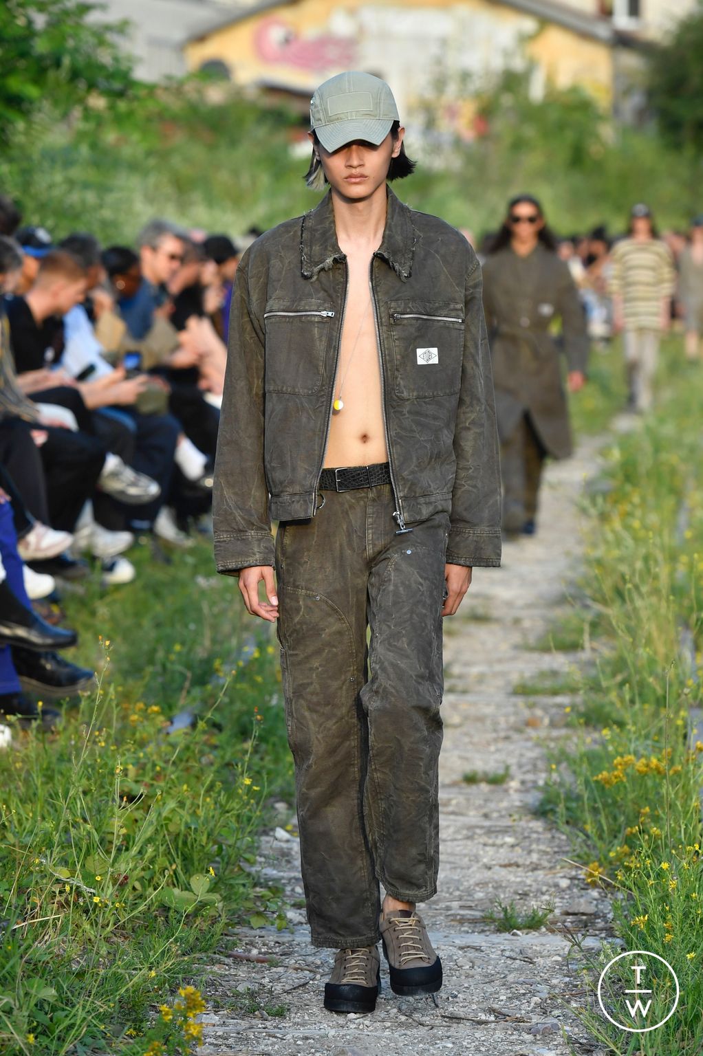 Fashion Week Paris Spring/Summer 2023 look 20 from the Études collection 男装