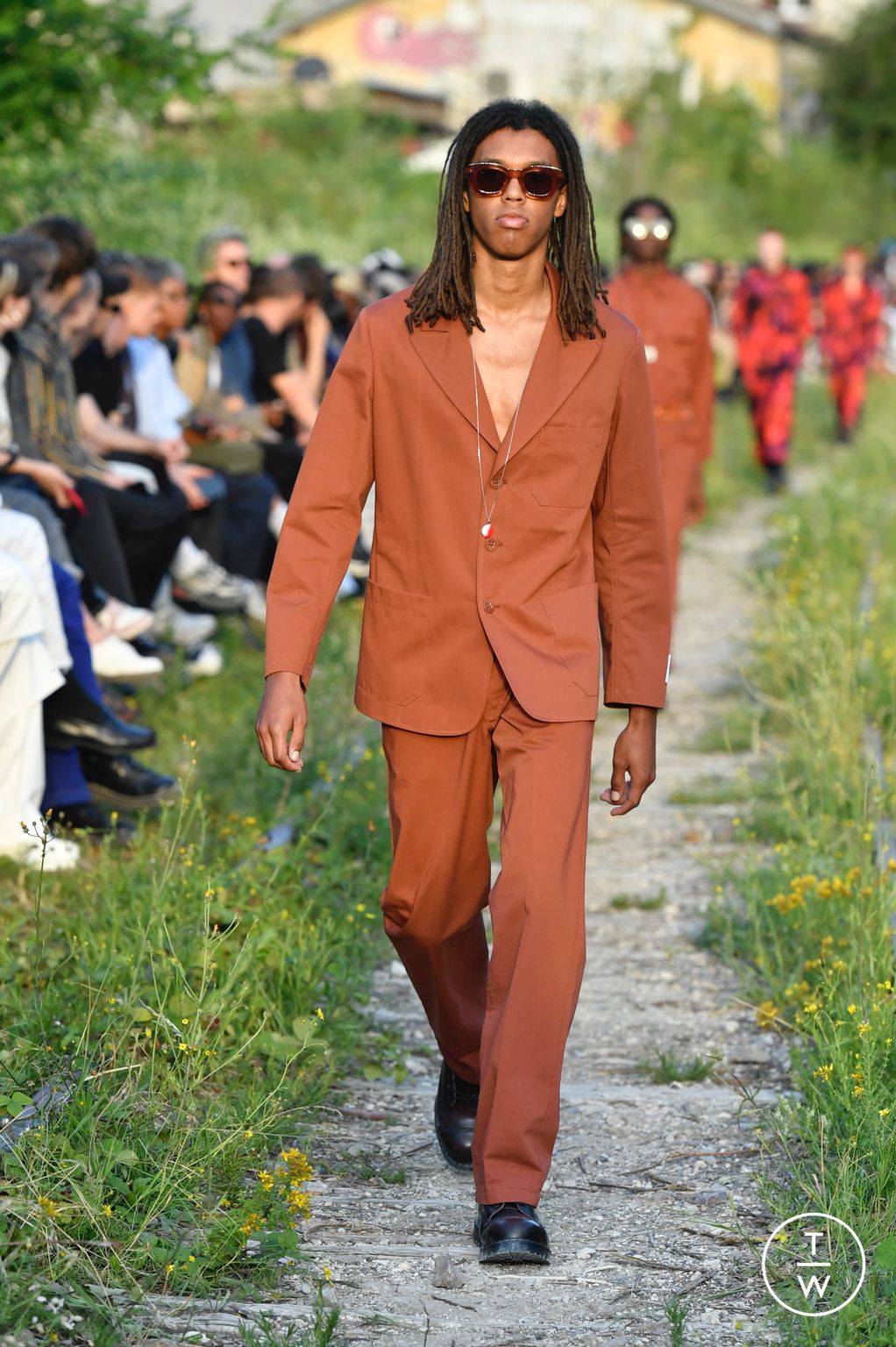 Fashion Week Paris Spring/Summer 2023 look 30 from the Études collection 男装