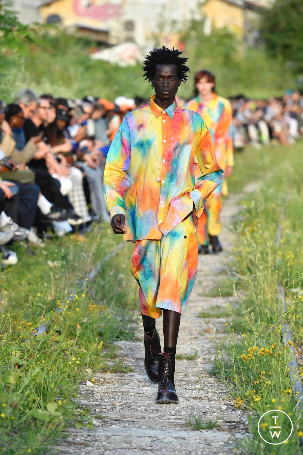 Fashion Week Paris Spring/Summer 2023 look 34 de la collection Études menswear