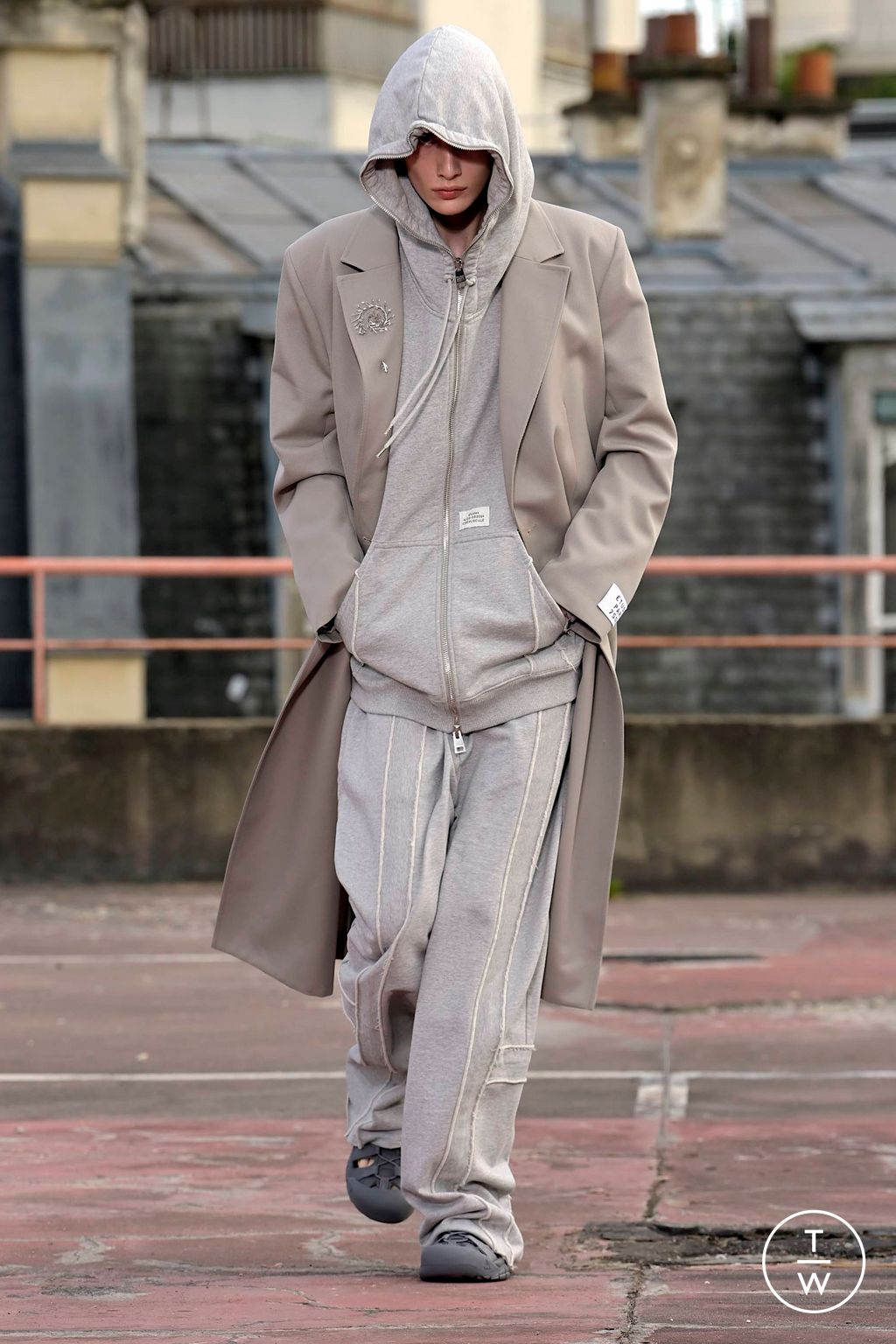 Fashion Week Paris Spring/Summer 2024 look 9 from the Études collection menswear