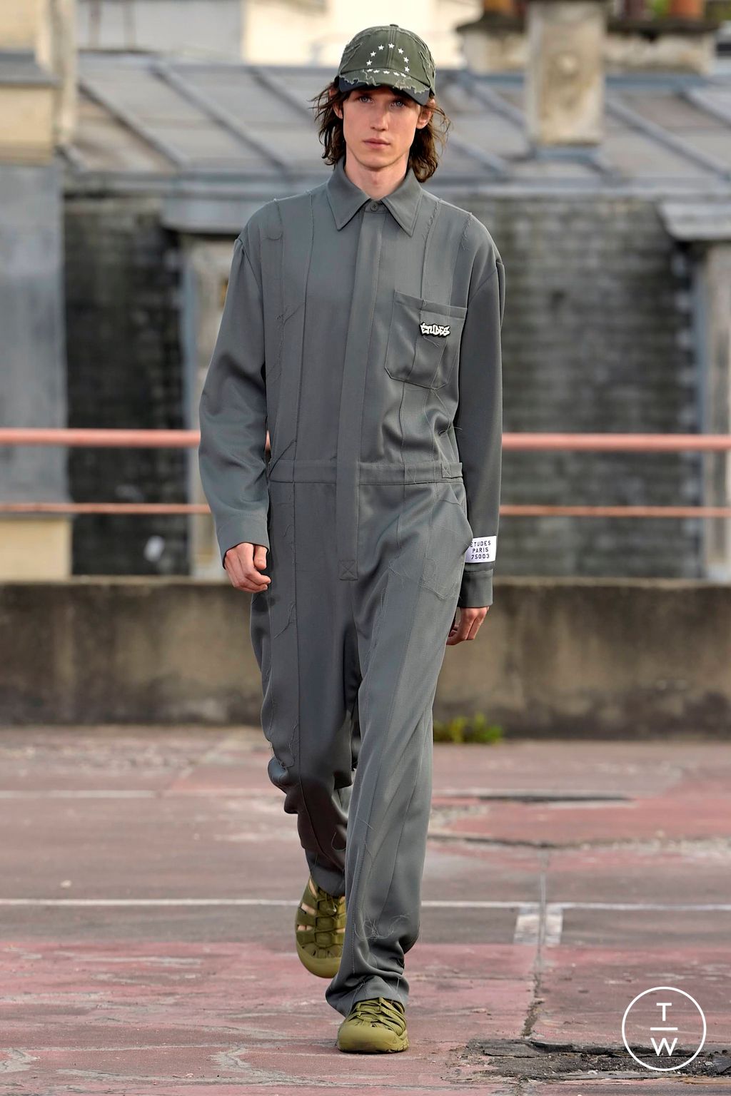 Fashion Week Paris Spring/Summer 2024 look 15 from the Études Studio collection menswear