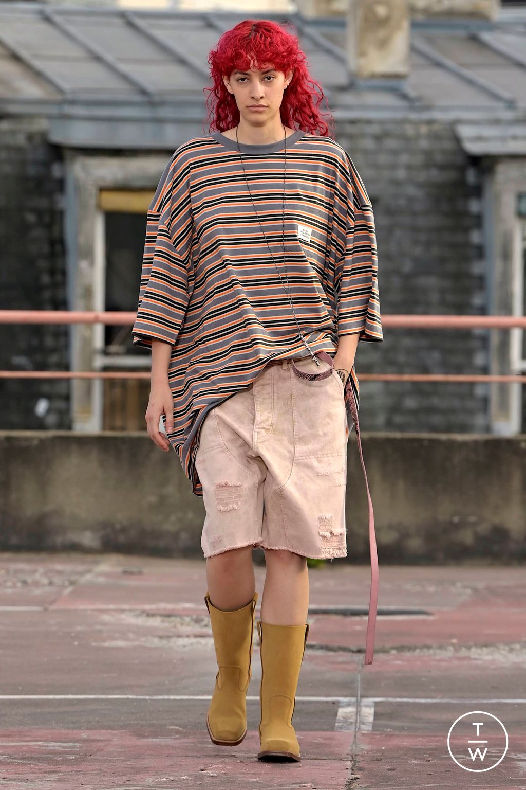 Fashion Week Paris Spring/Summer 2024 look 19 from the Études collection 男装