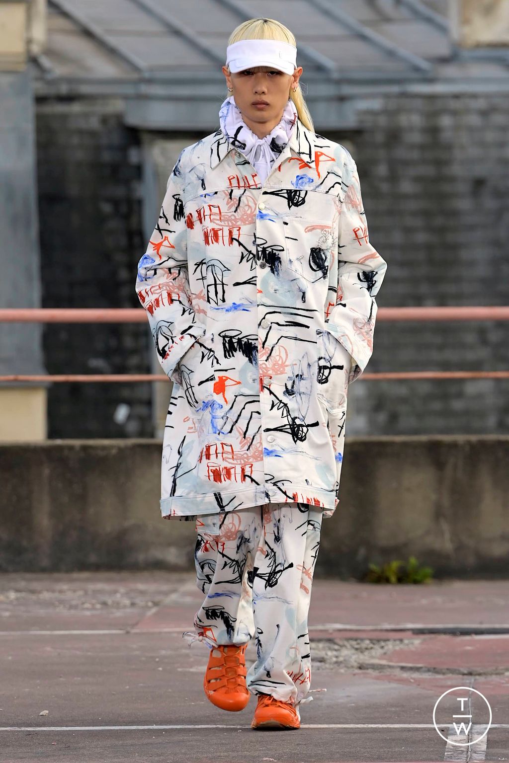 Fashion Week Paris Spring/Summer 2024 look 39 de la collection Études menswear