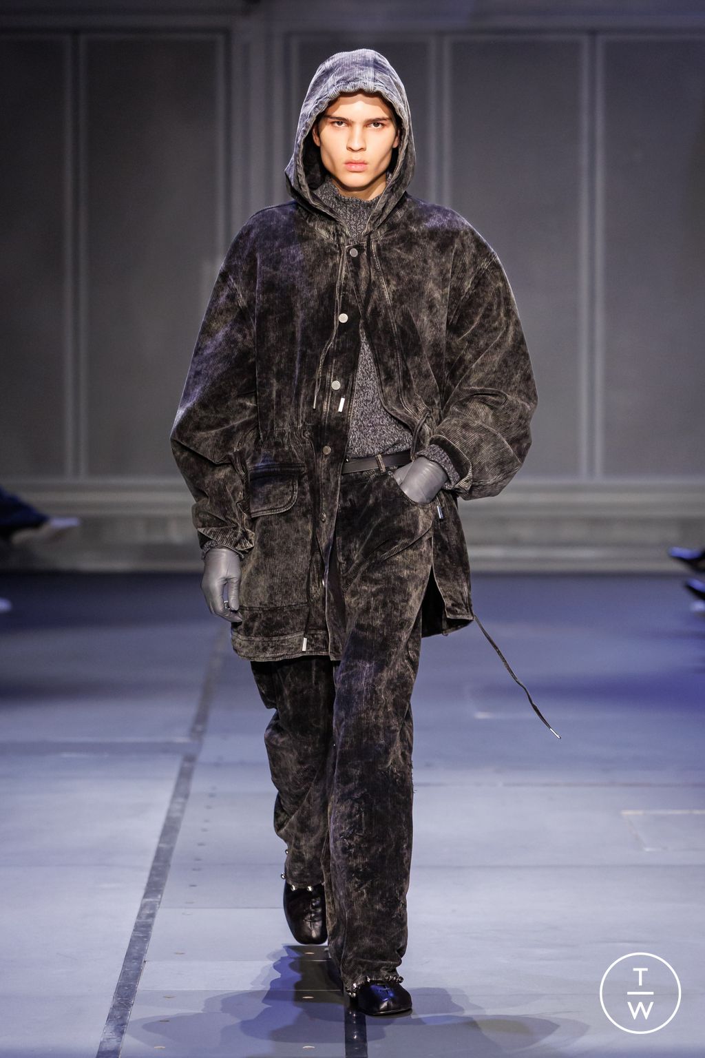 Fashion Week Paris Fall/Winter 2026 look 10 from the Études Studio collection menswear