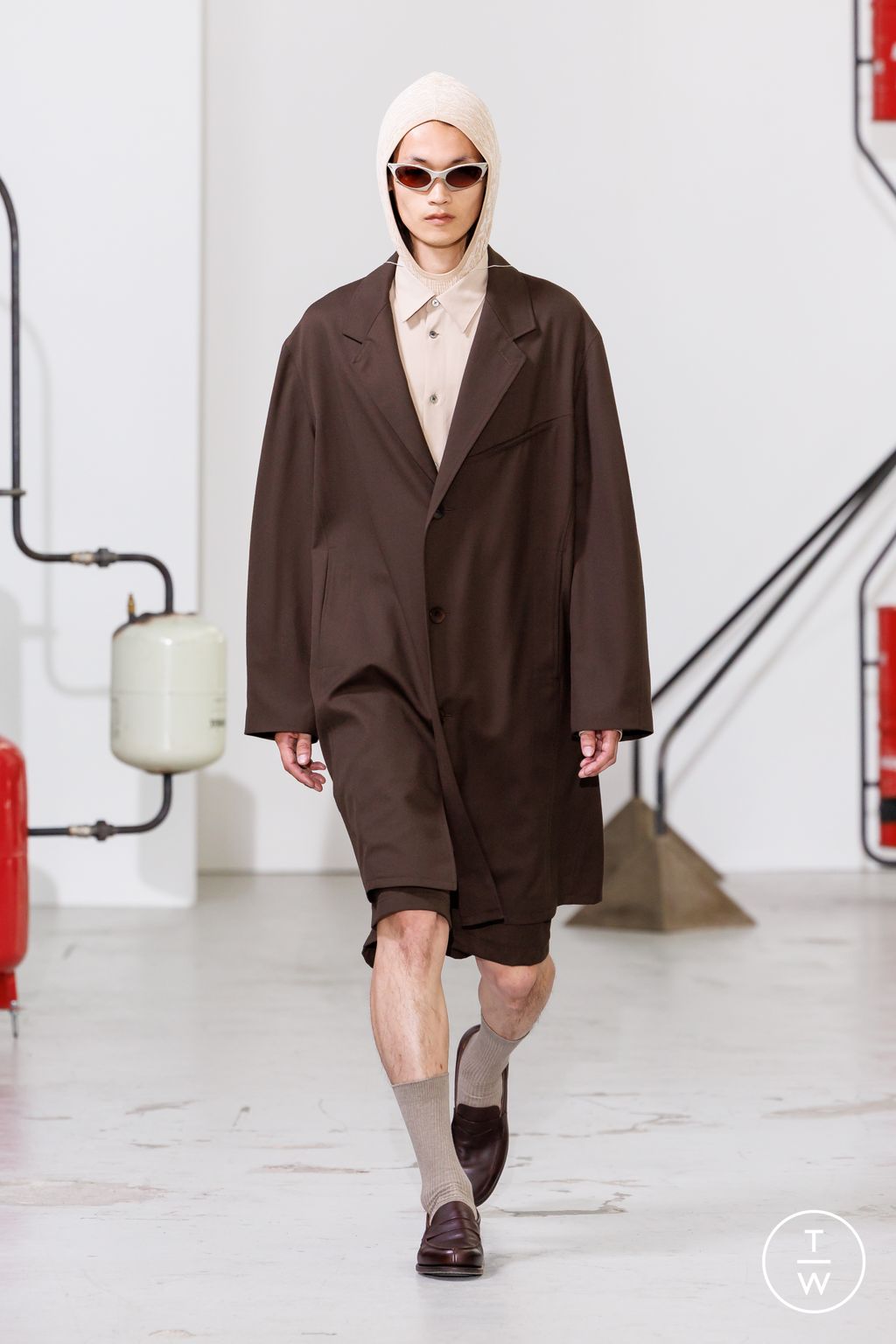 Fashion Week Paris Spring/Summer 2026 look 2 from the Études Studio collection menswear